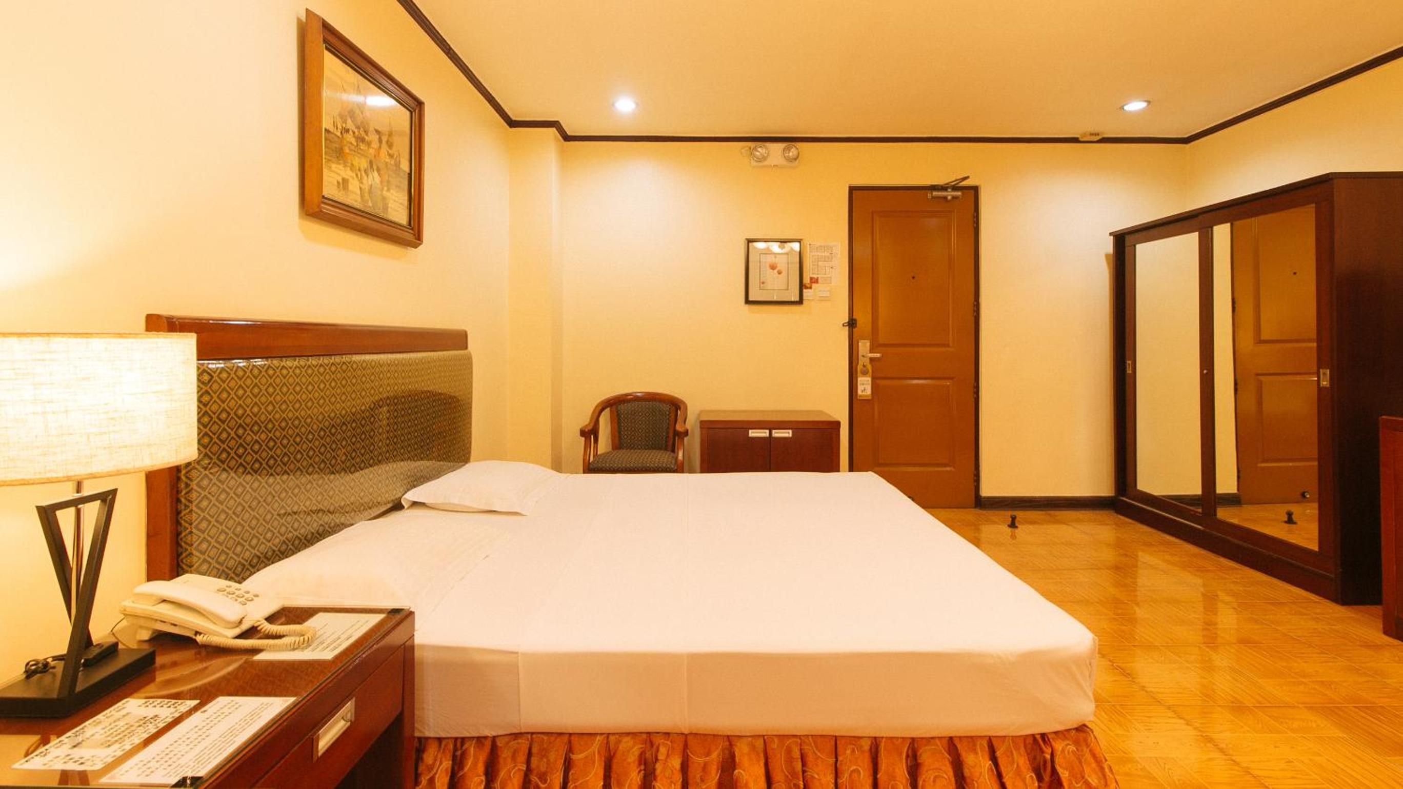 Deluxe Room - Photo 6