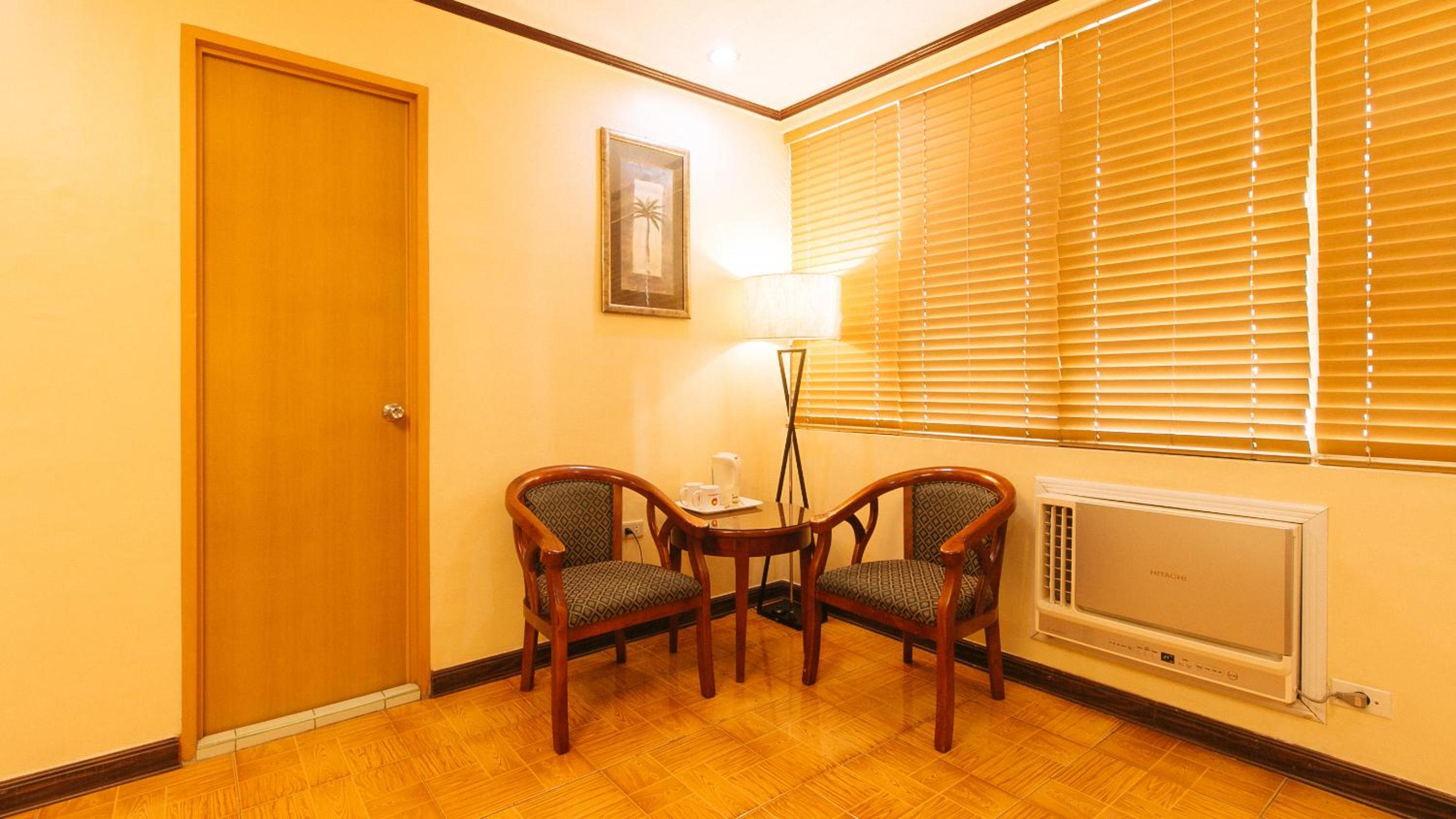 Deluxe Room - Photo 10