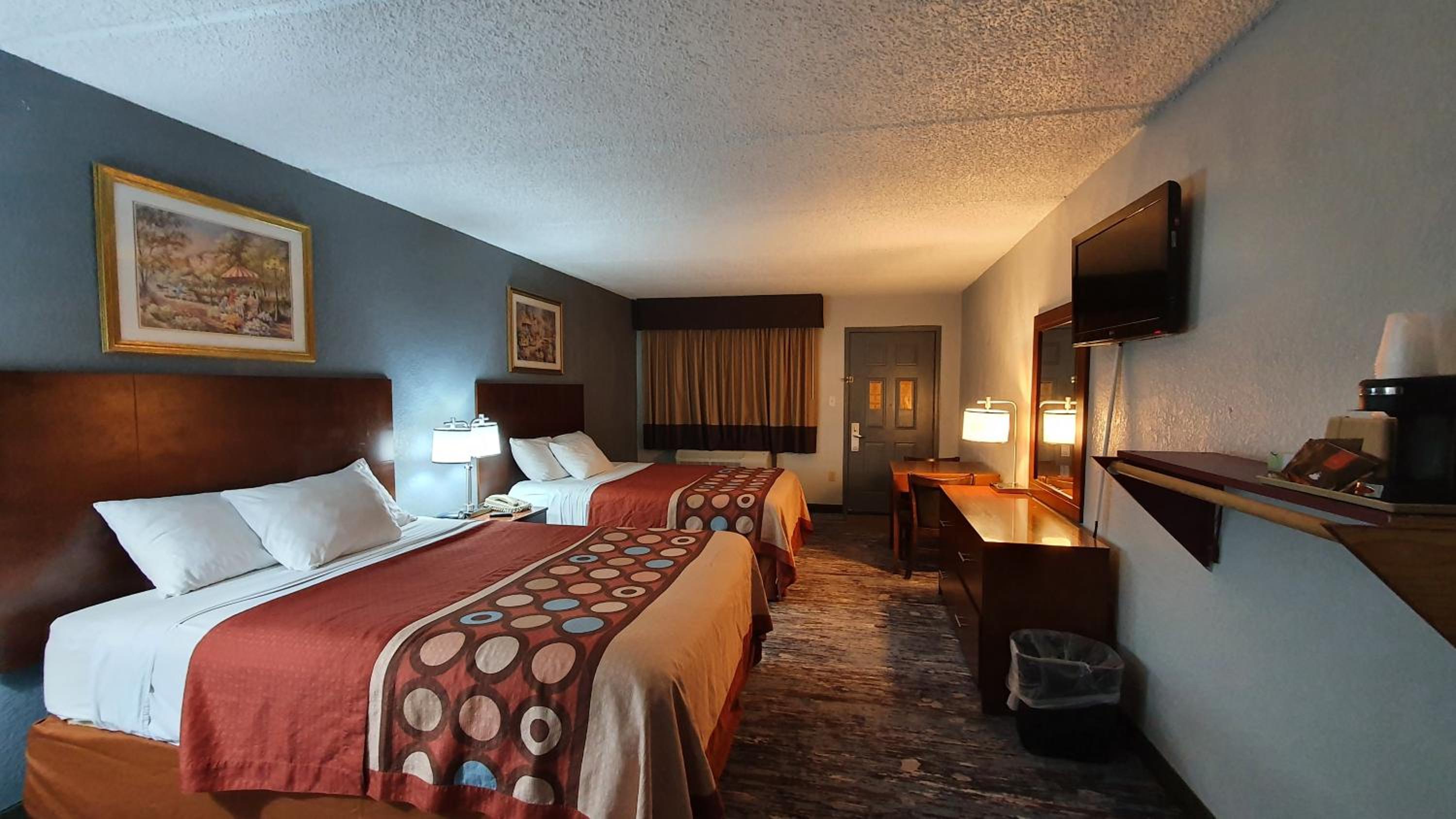 Queen Room with Two Queen Beds - Disability Access - Photo 1