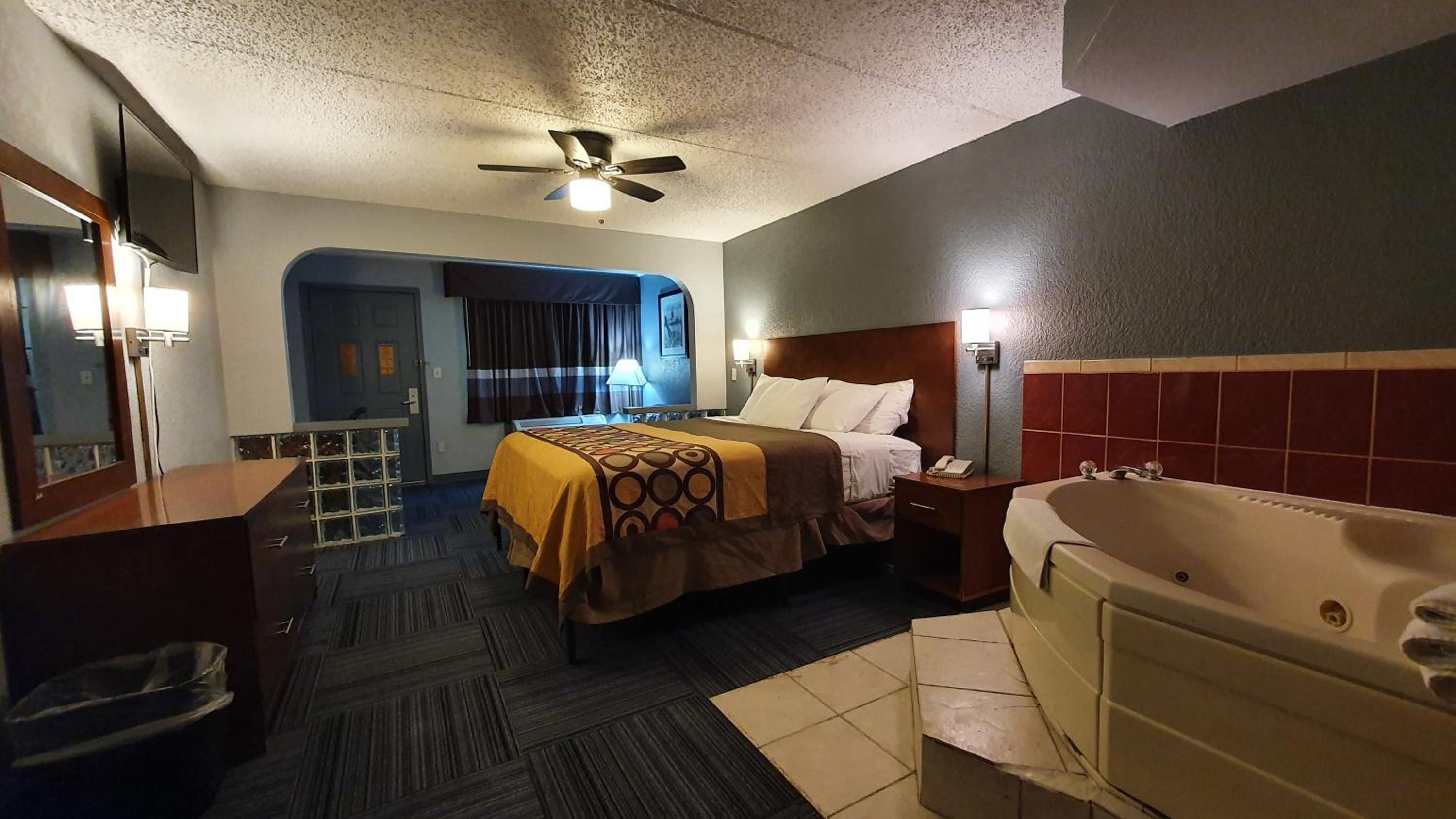 King Suite - Photo 3