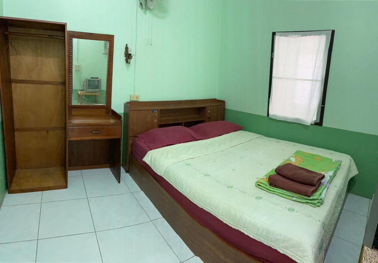Standard Double Room with Fan - Photo 11