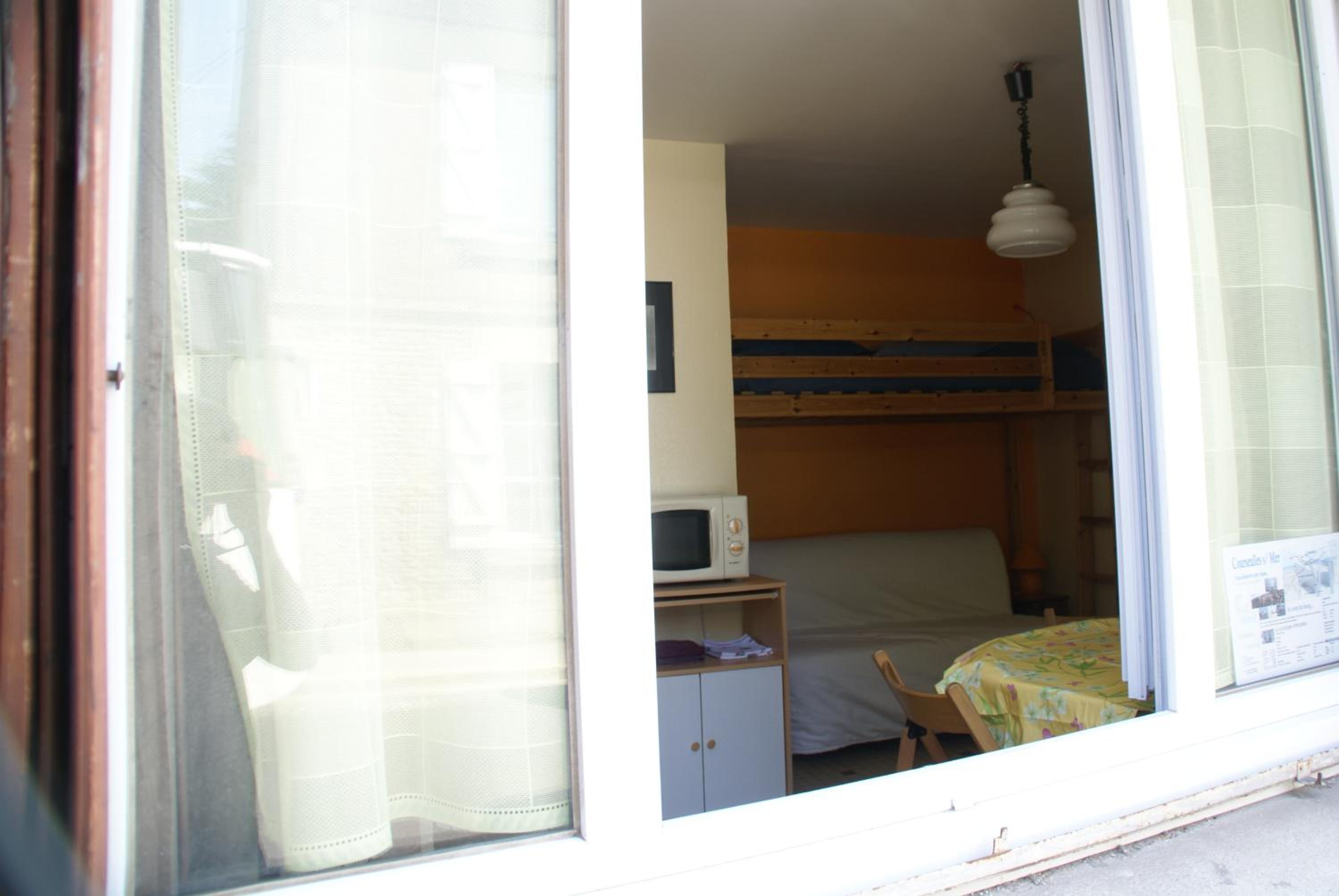 Studio - Photo 1