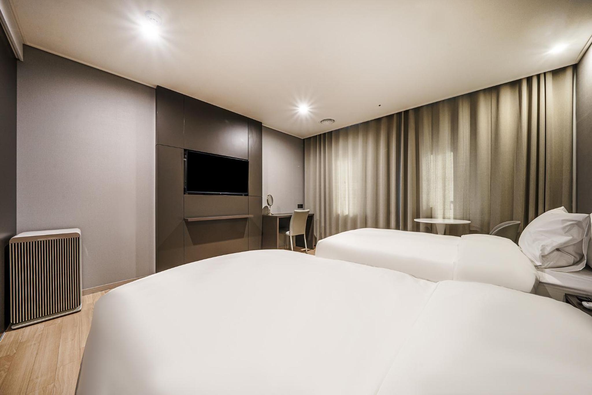 Superior Twin Room - Photo 4