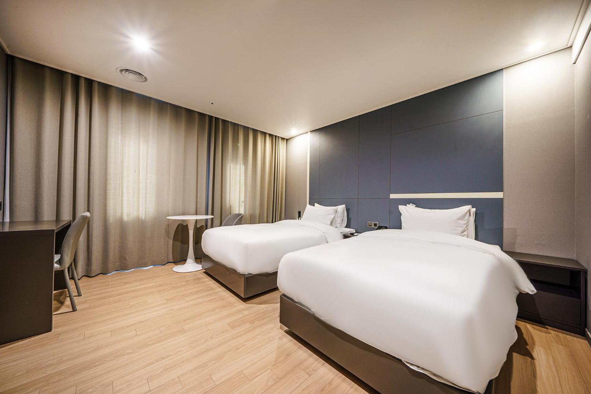 Superior Twin Room - Photo 5