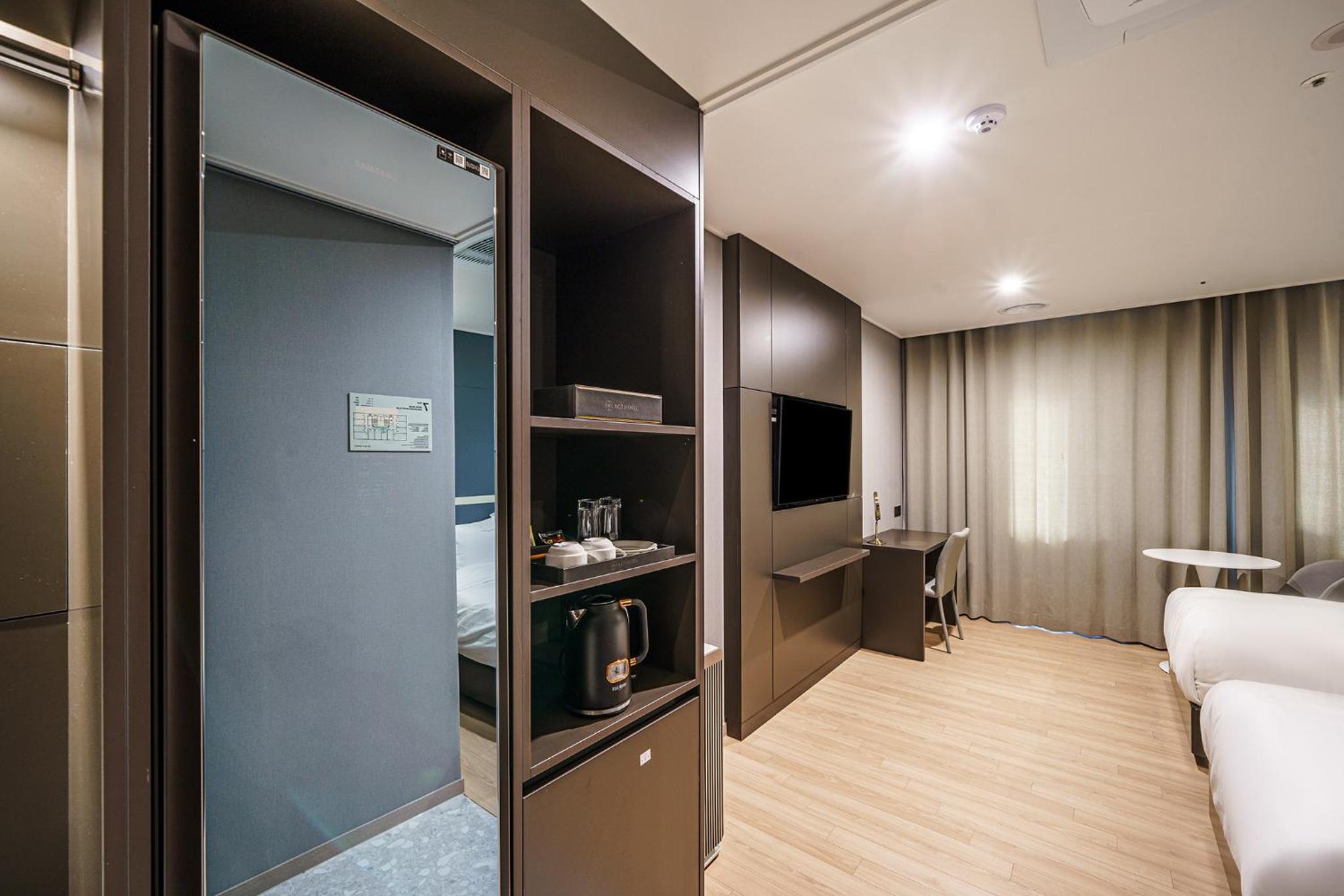 Superior Twin Room - Photo 1