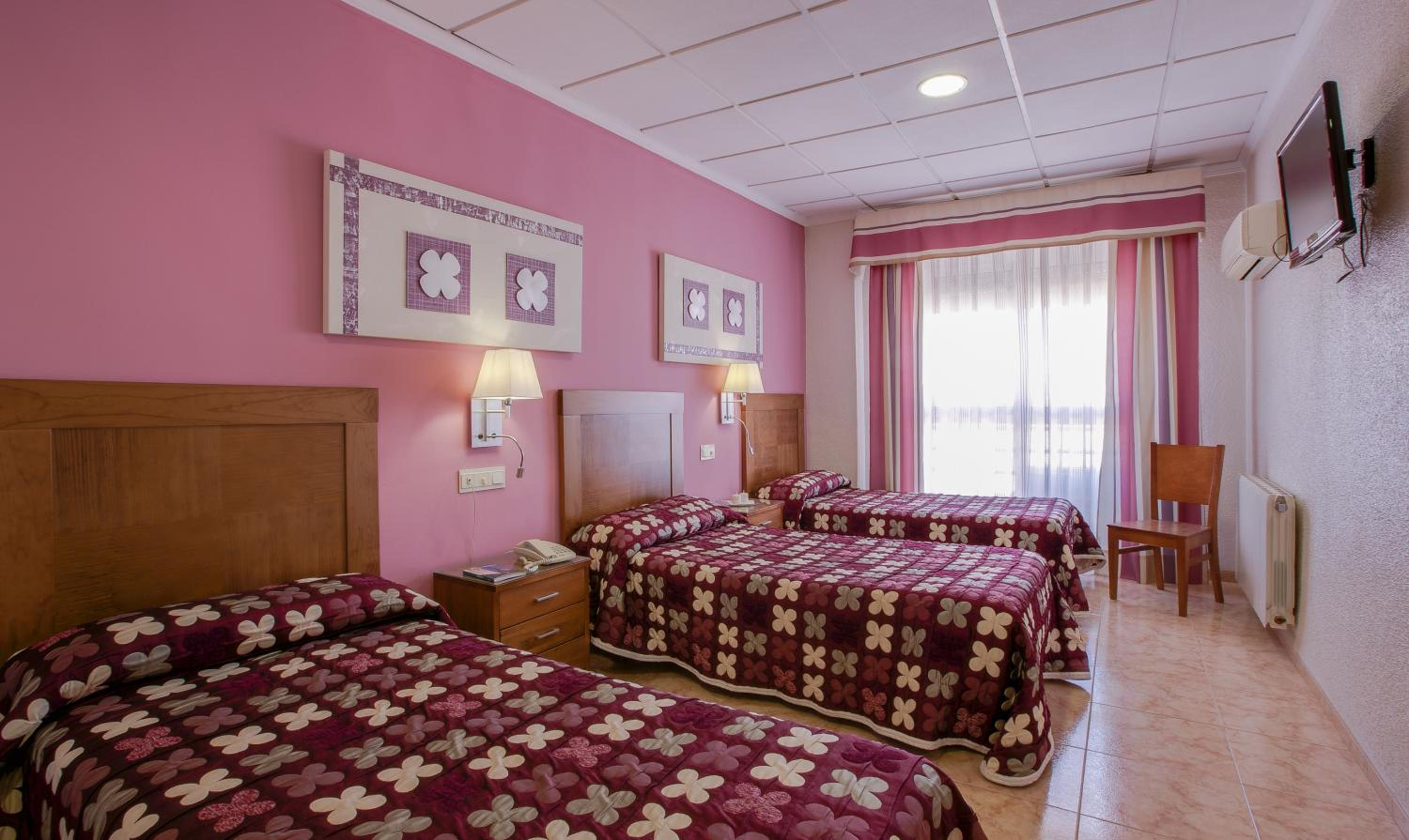 Triple Room - Photo 1
