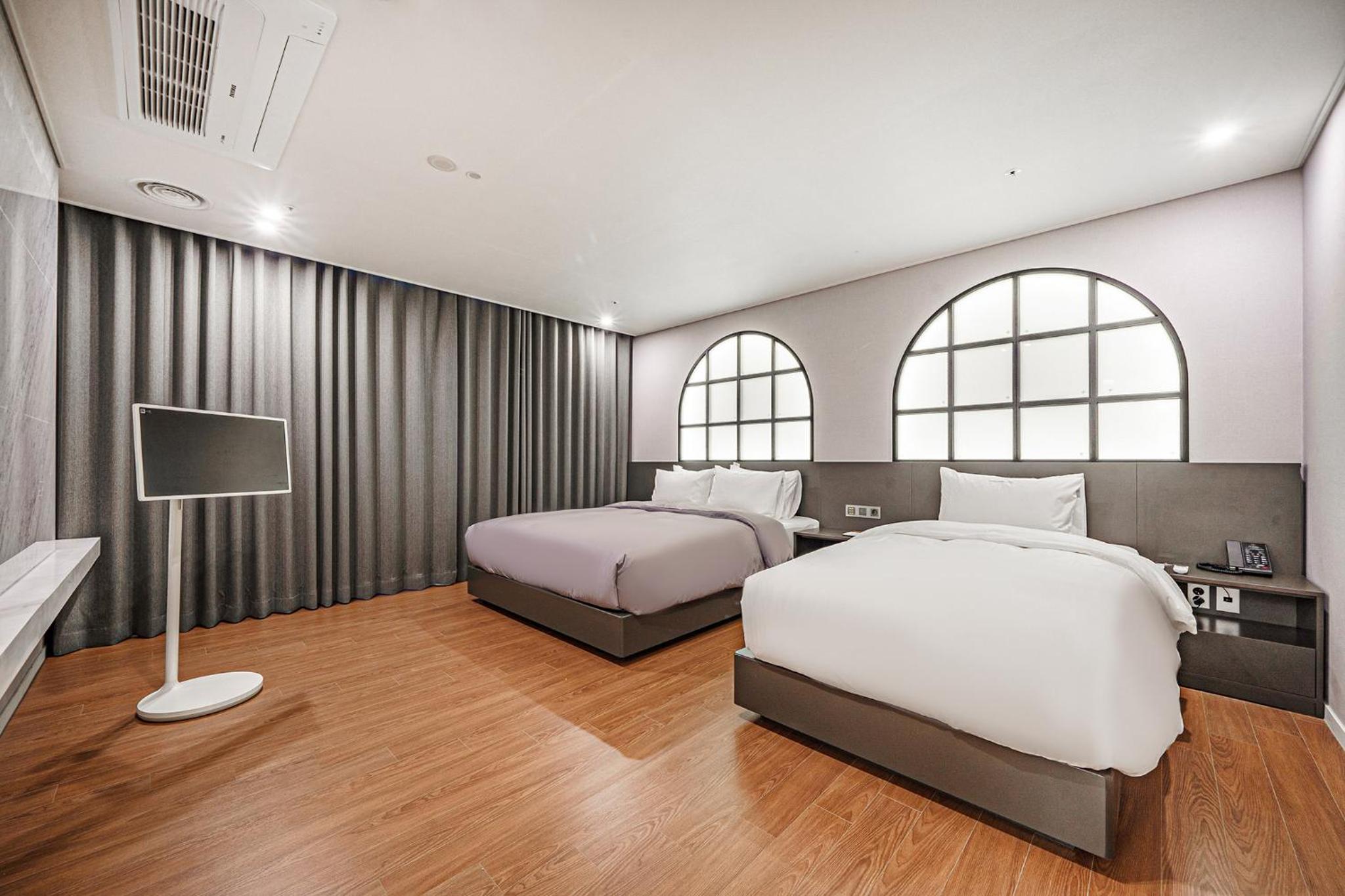 Family Suite - Photo 2