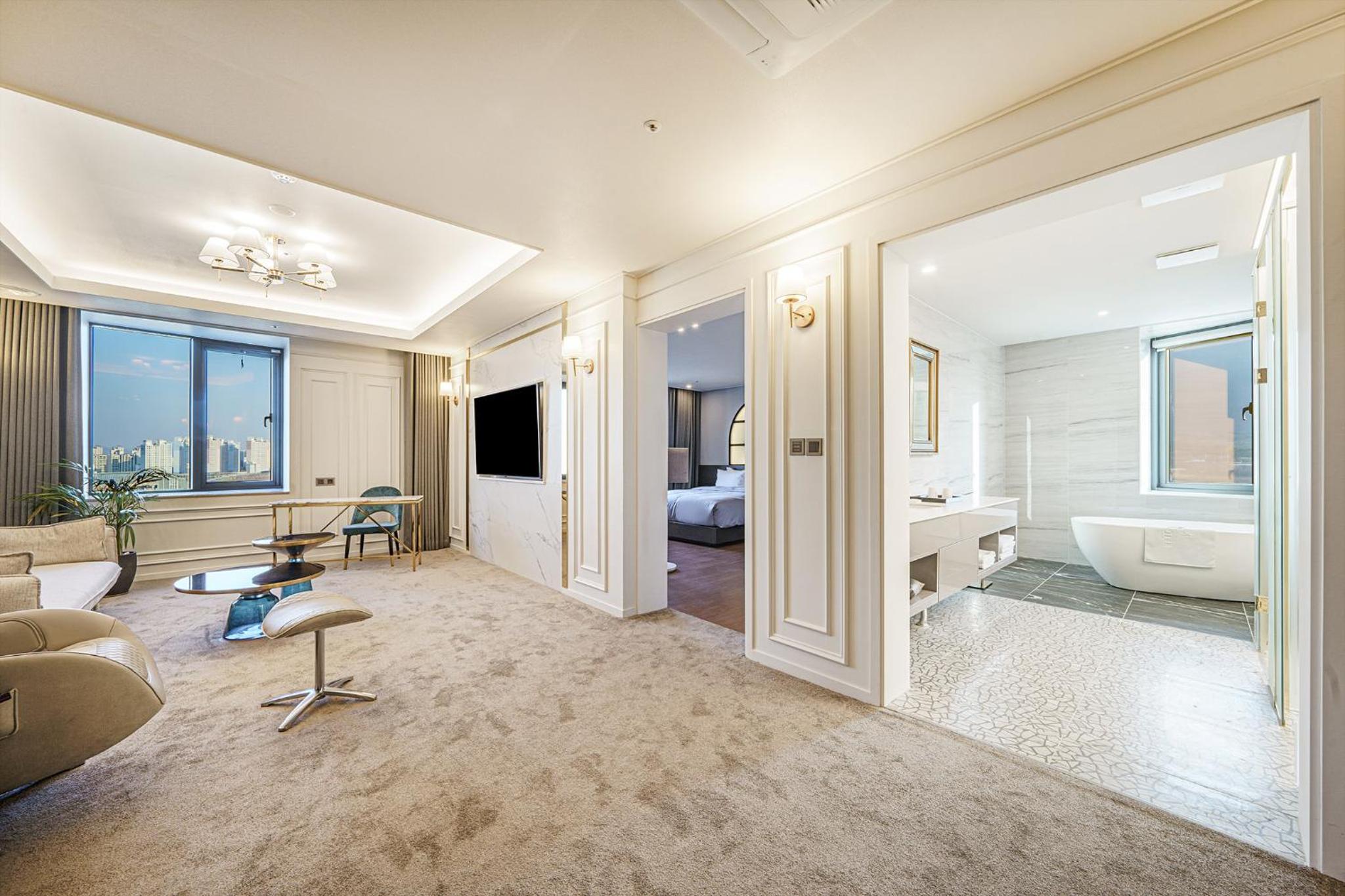 Family Suite - Photo 1
