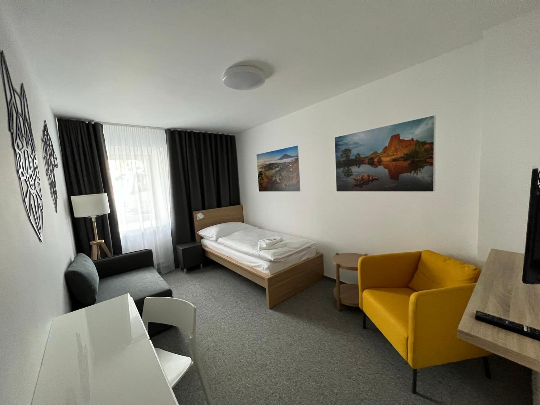 Economy Twin Room - Photo 1