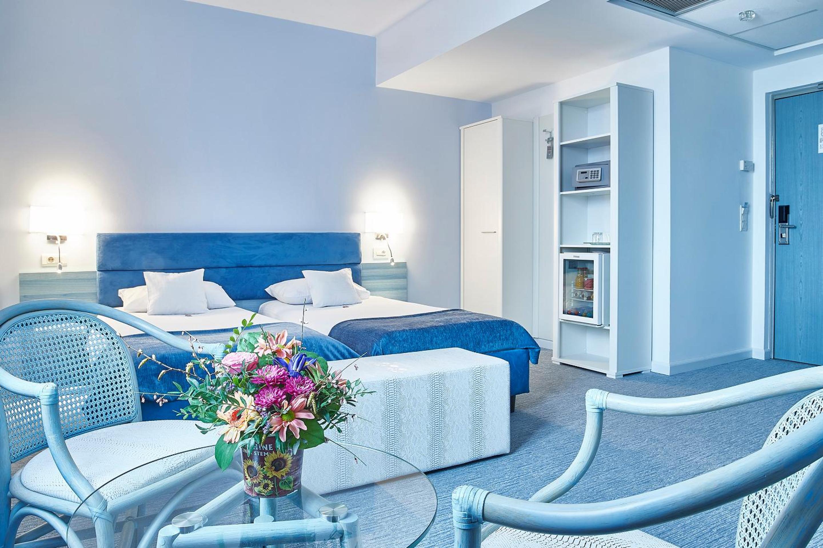 Standard Twin Room photo 2