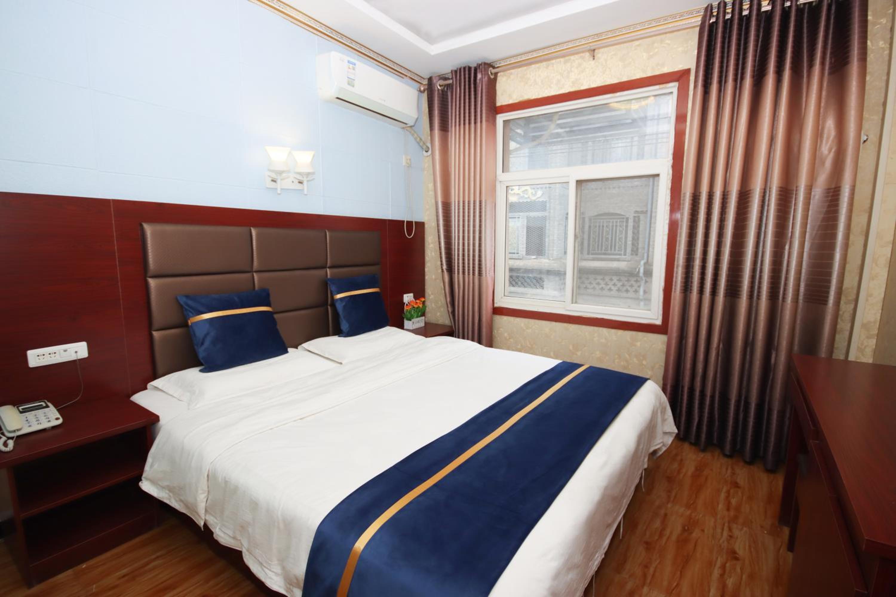 Deluxe Queen Room photo 1