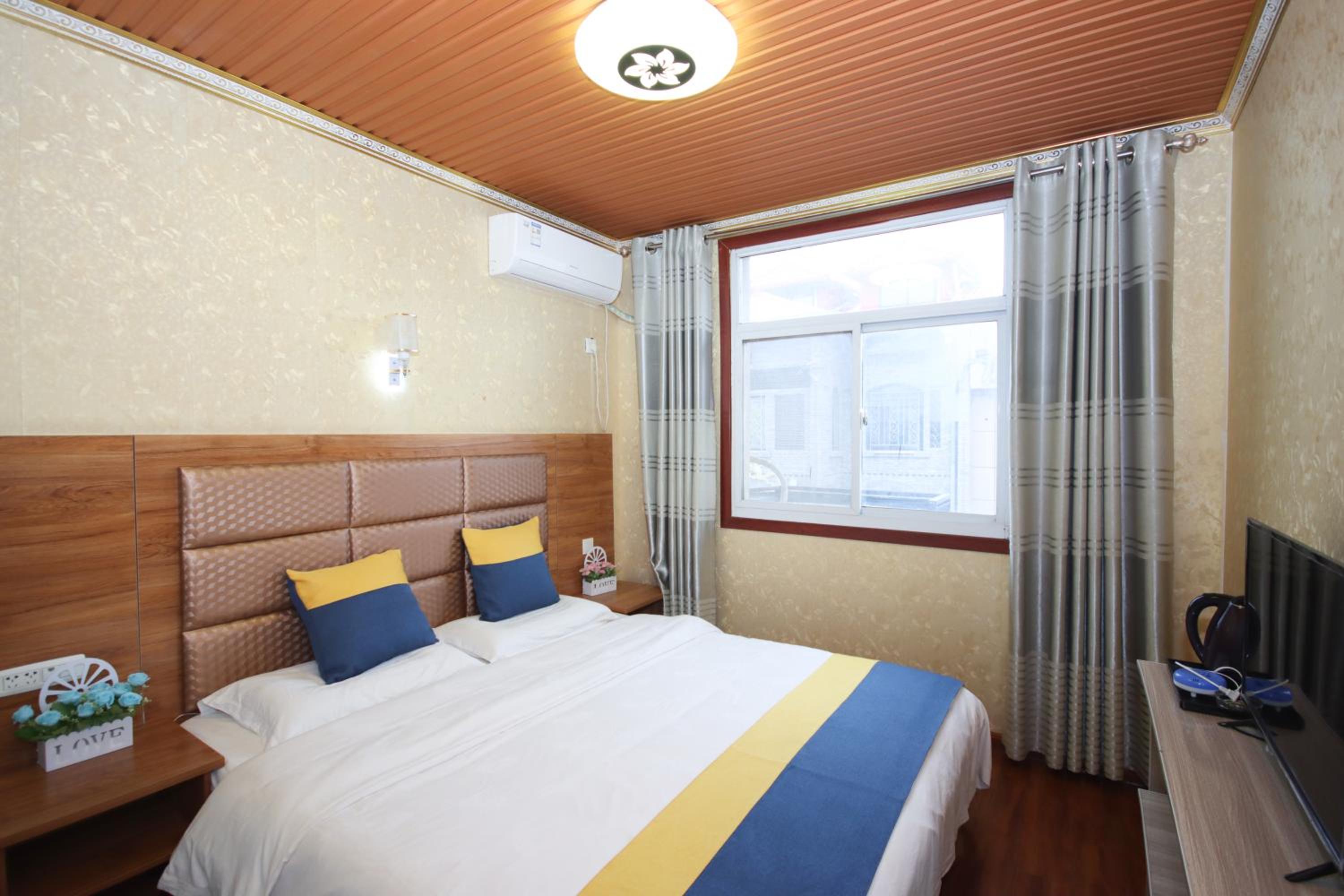 Deluxe Queen Room photo 3