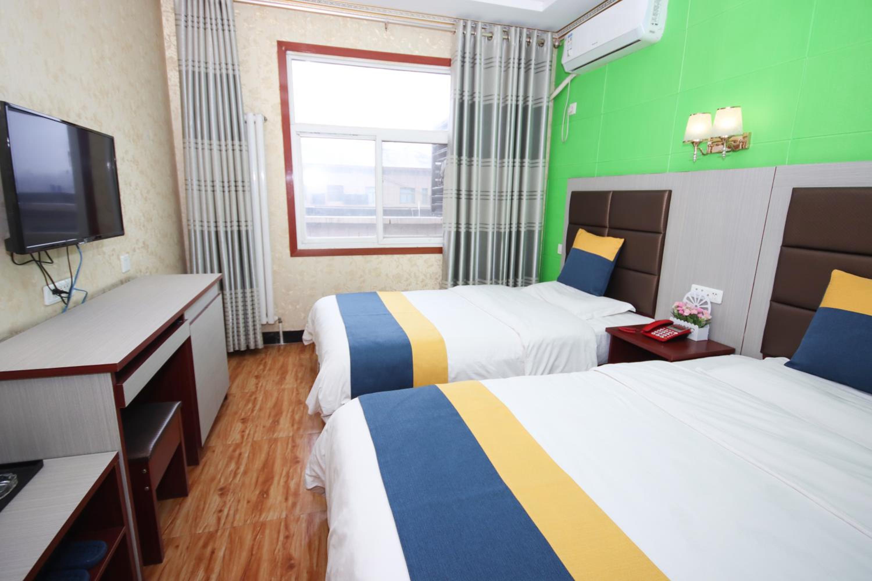 Deluxe Twin Room photo 2