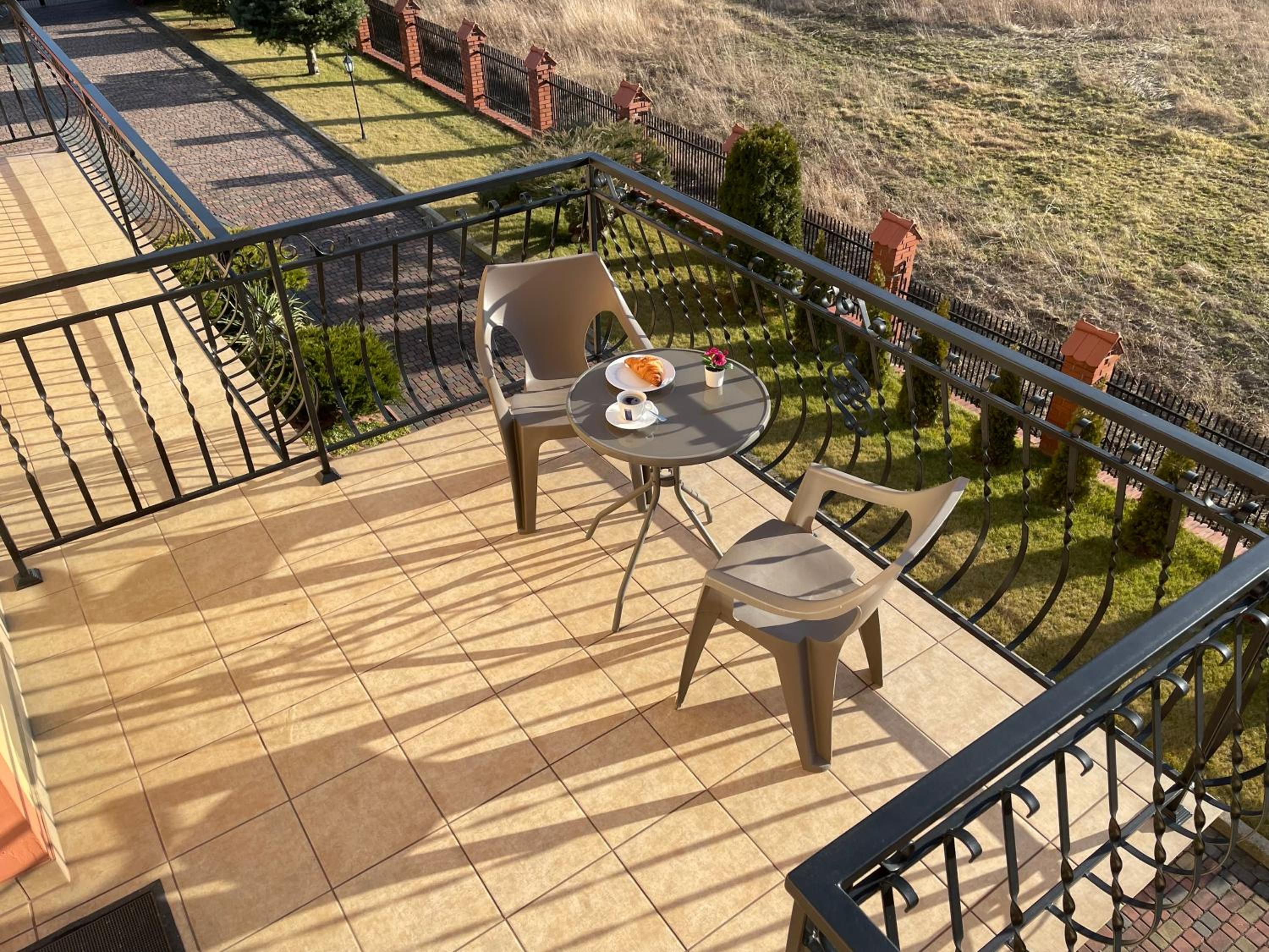 Double Room with Balcony - Photo 2