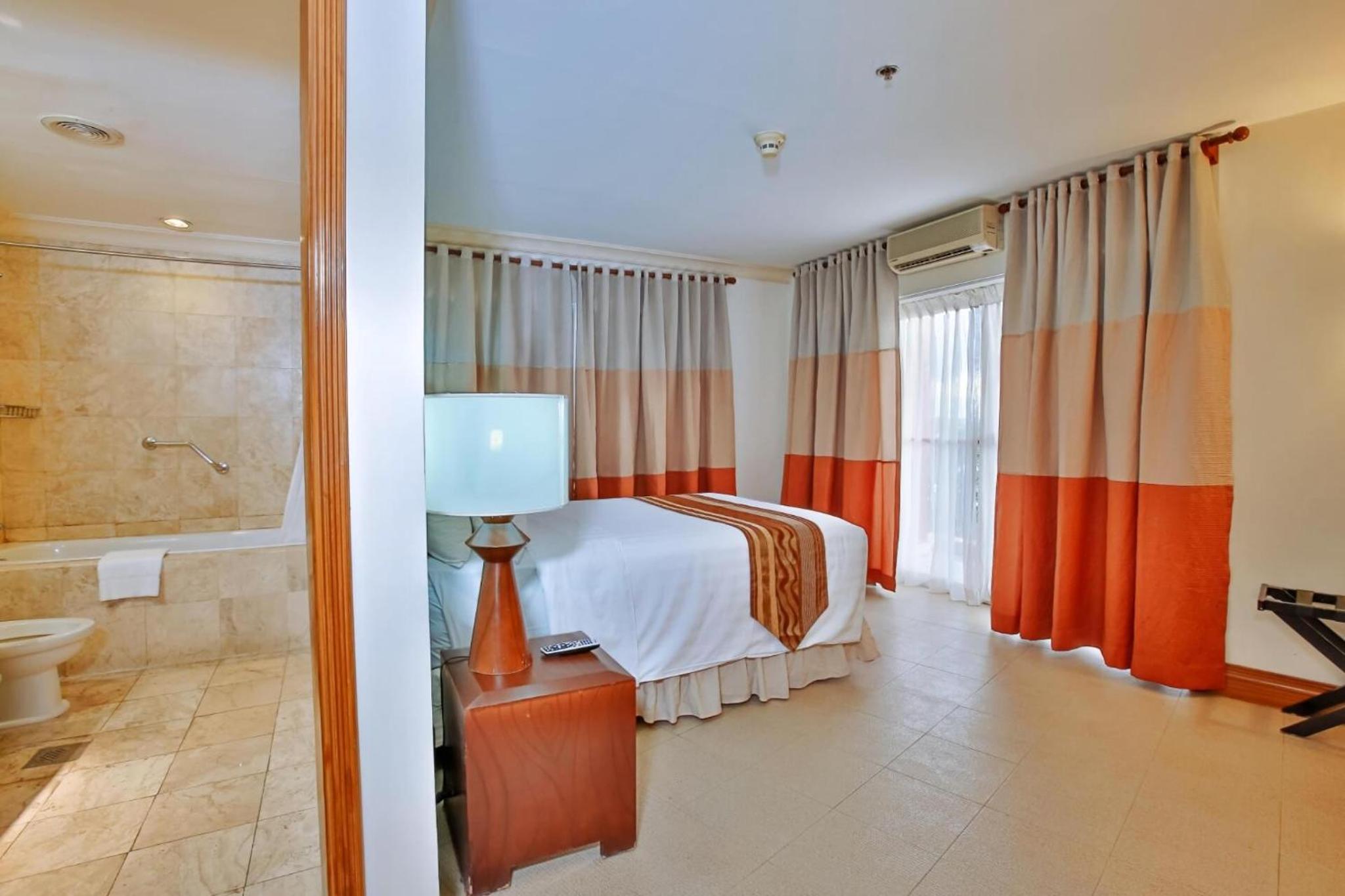 Deluxe Two-Bedroom Suite - Photo 2