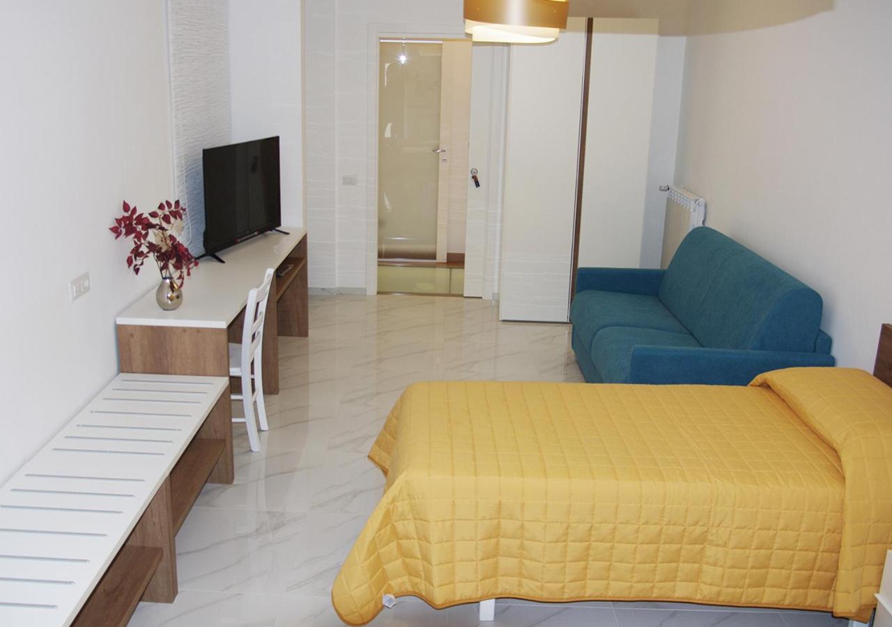 Triple Room with Private Bathroom photo 2