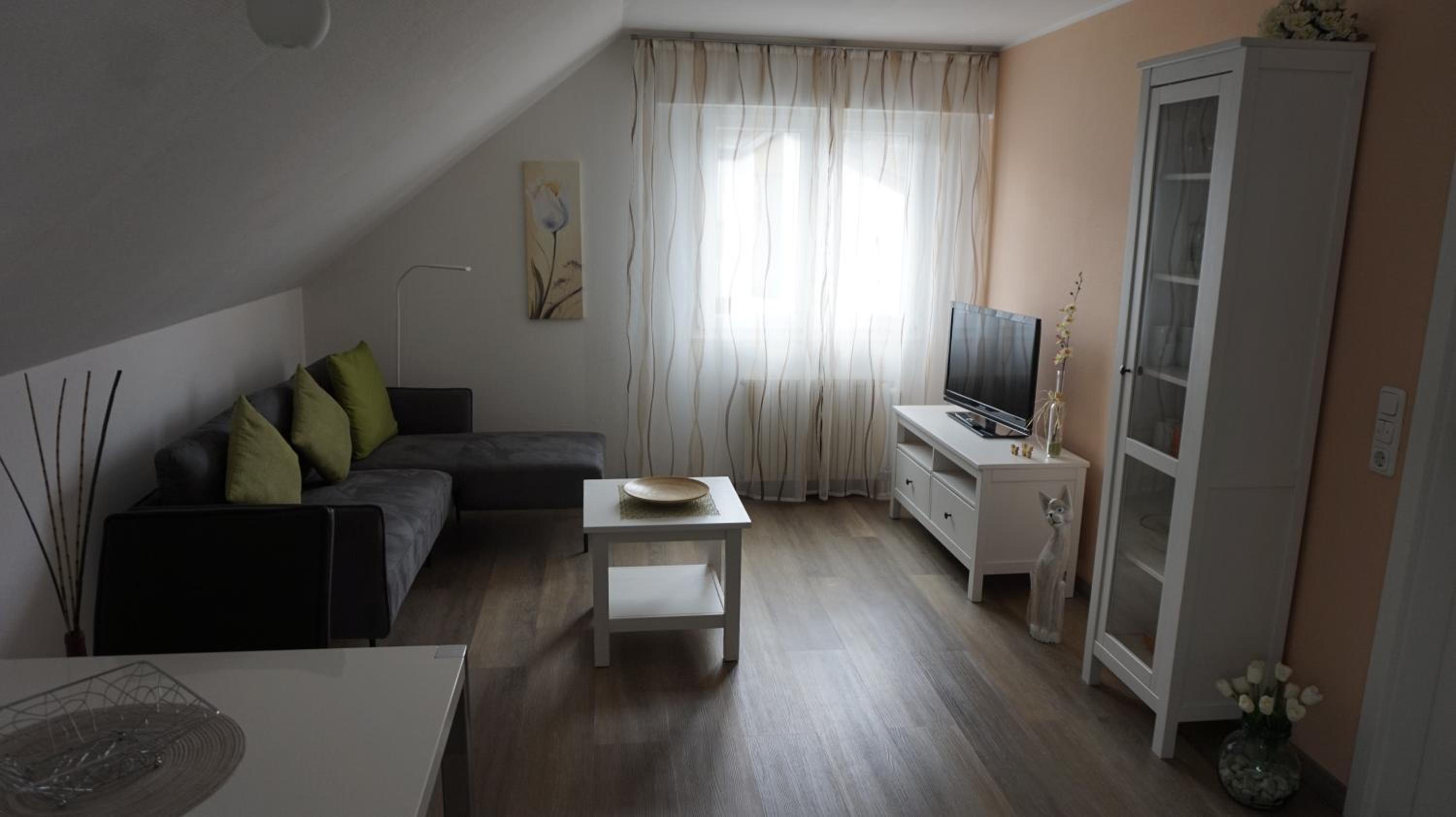 One-Bedroom Apartment photo 1