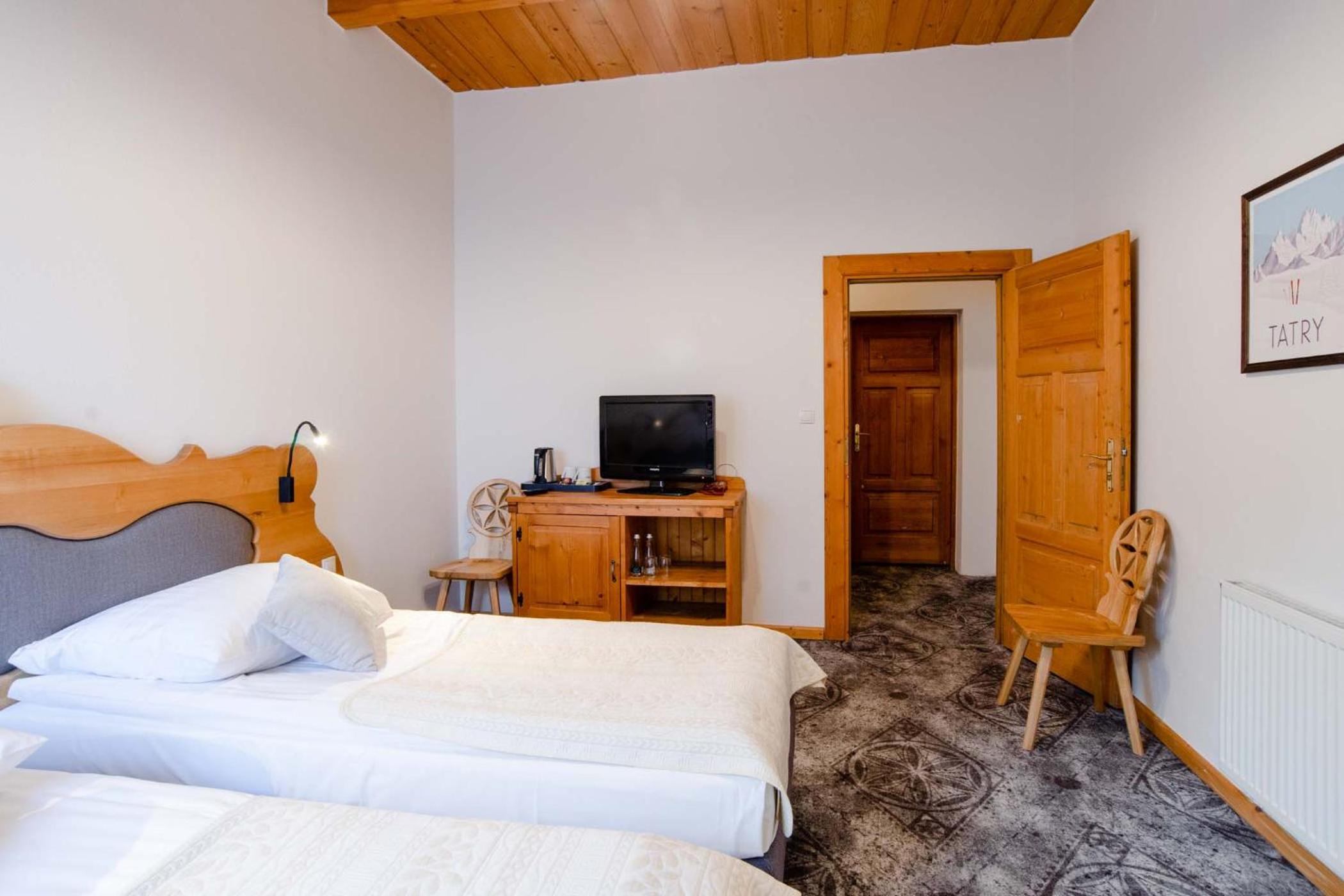 Double or Twin Room - Photo 4