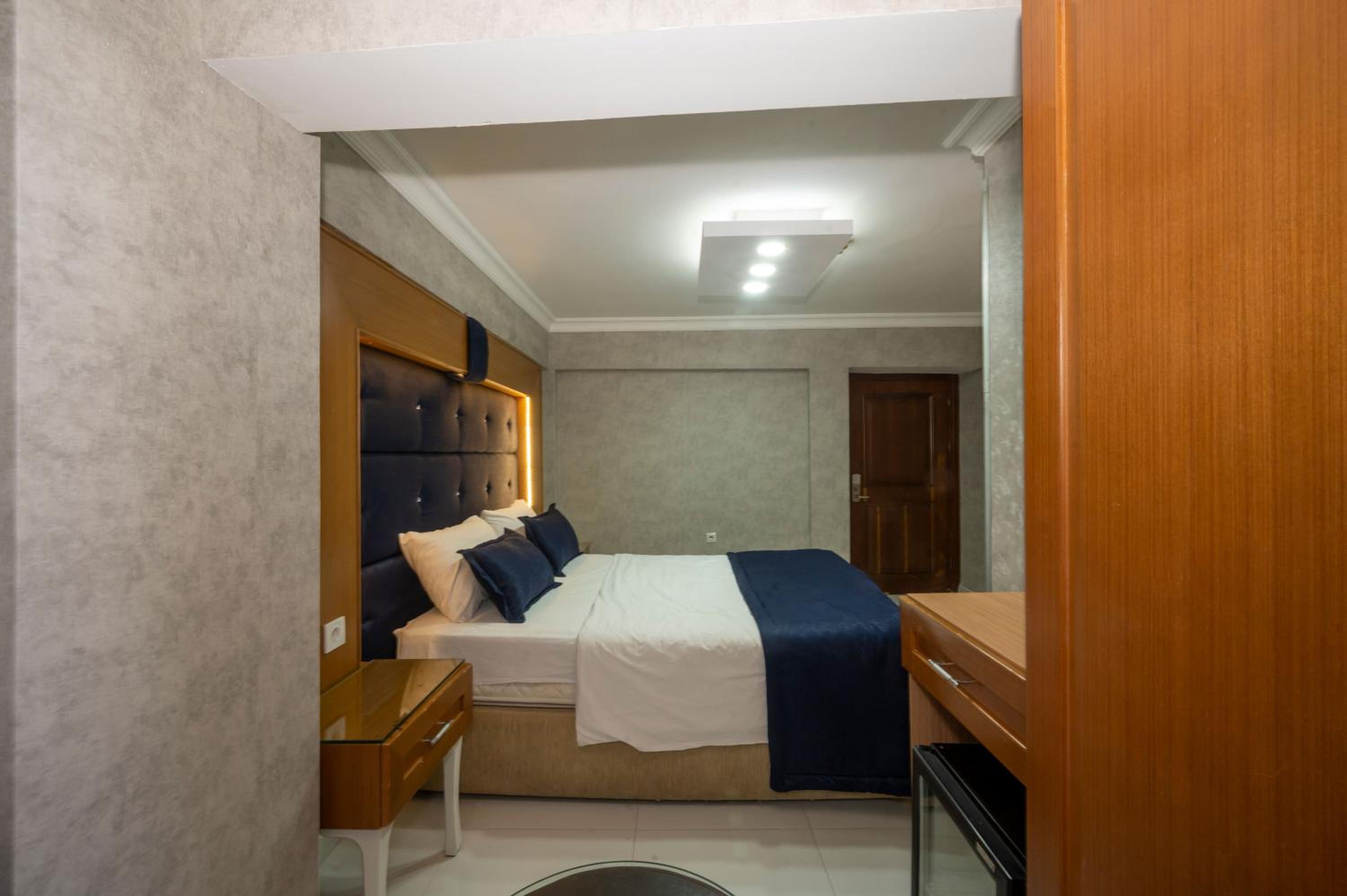 Deluxe King Room photo 3