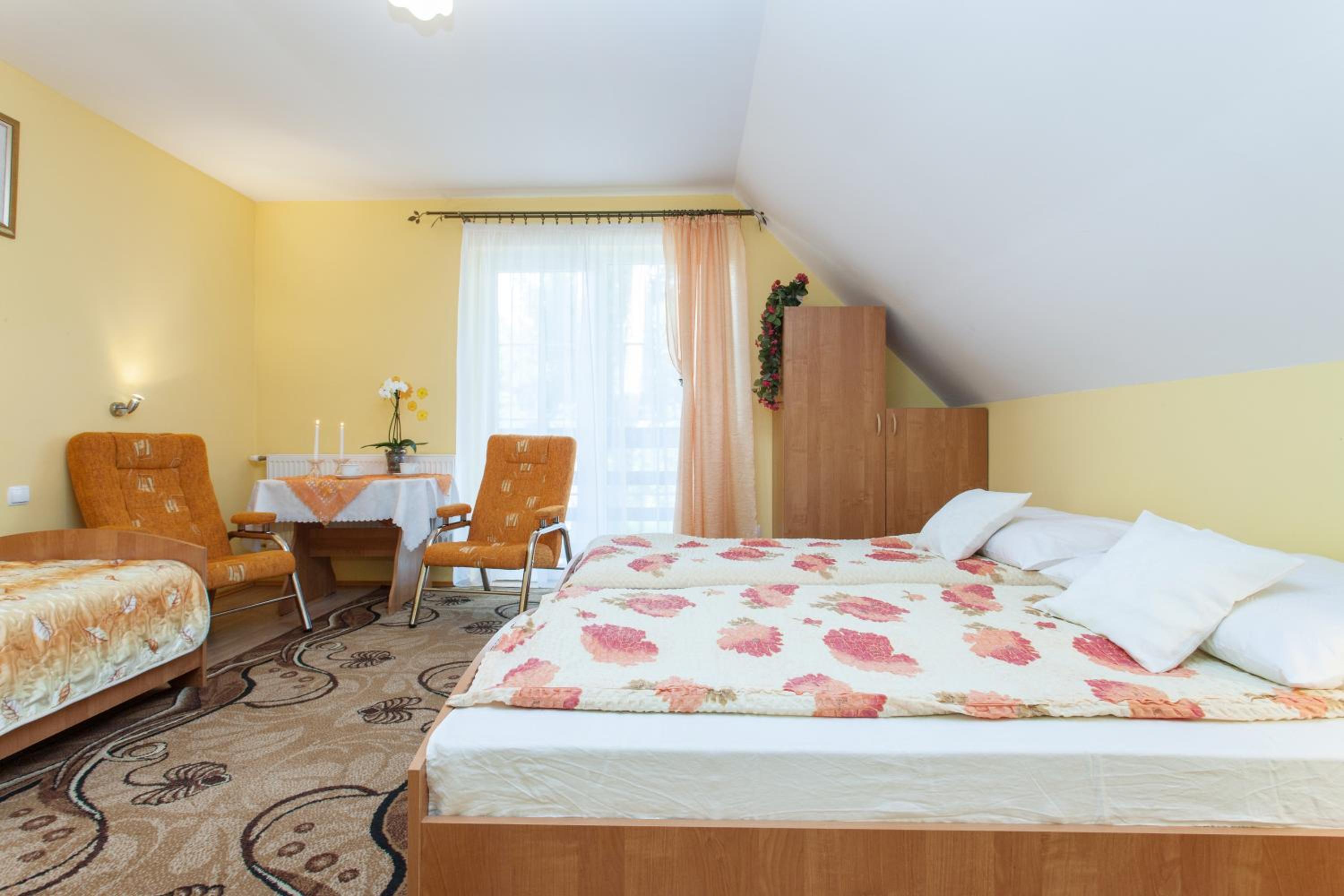 Triple Room - Photo 1