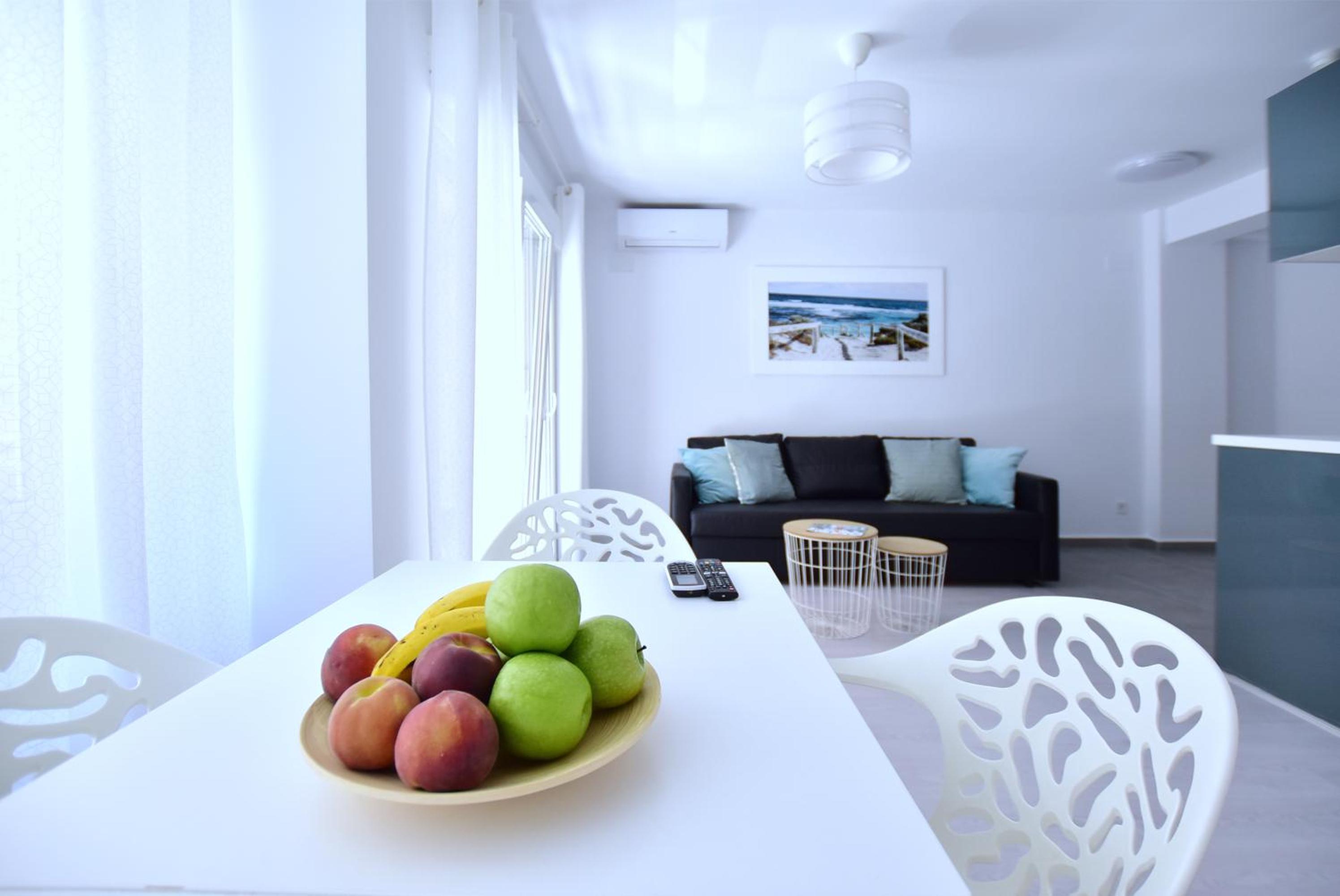 Apartment with Balcony - Photo 16