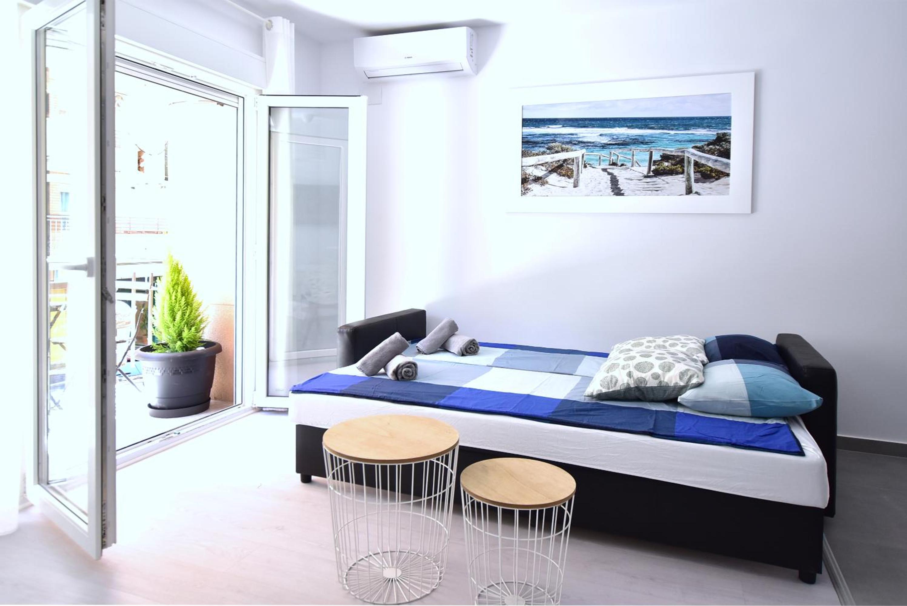 Apartment with Balcony - Photo 10