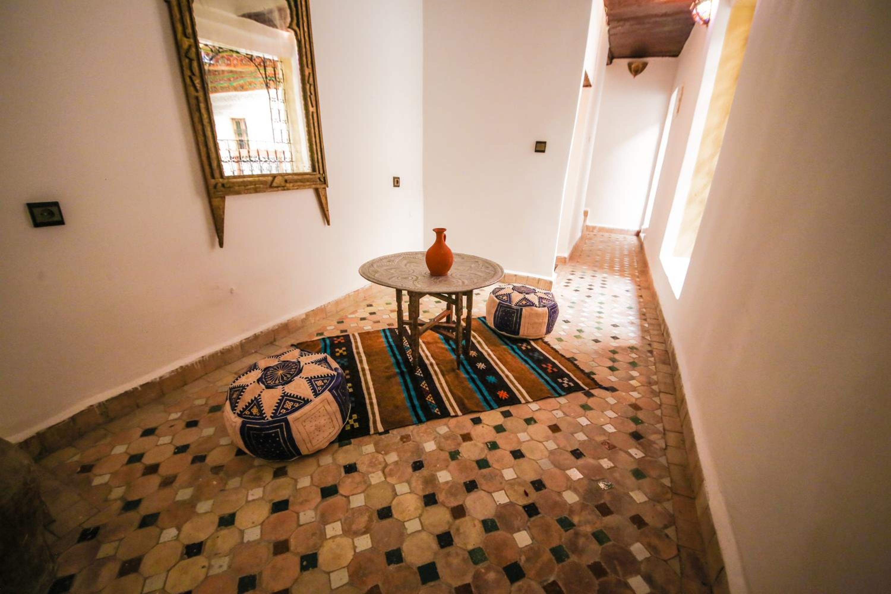 Double or Twin Room with Private Bathroom - Photo 14