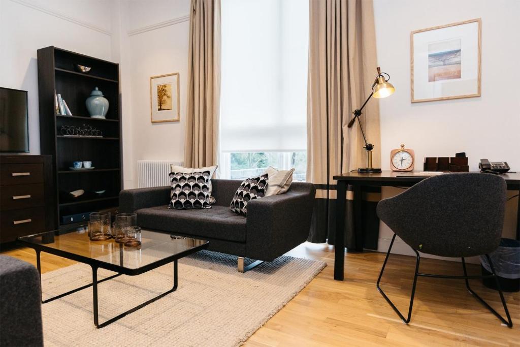 Apartment photo 3