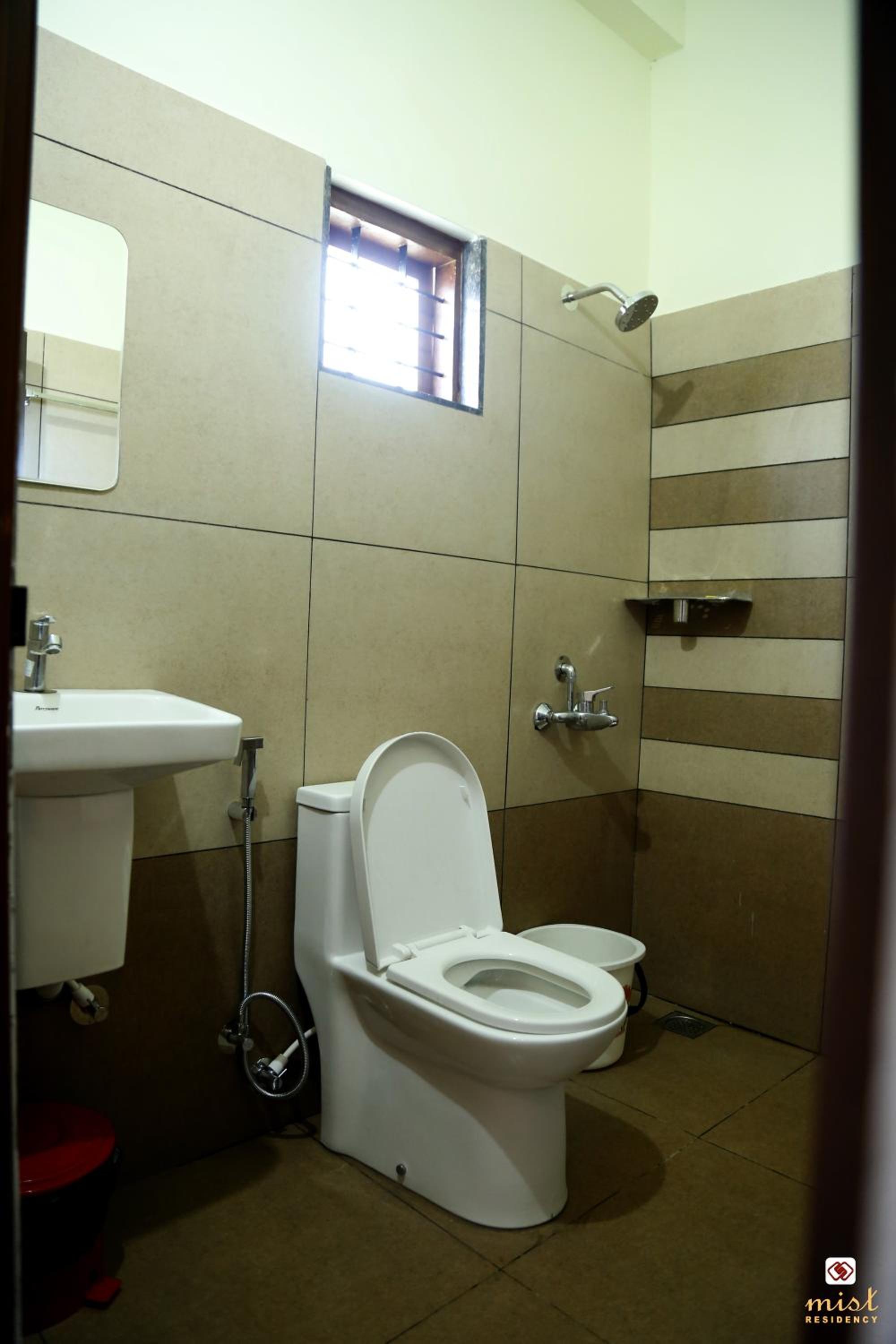 Deluxe Double Room - Photo 12