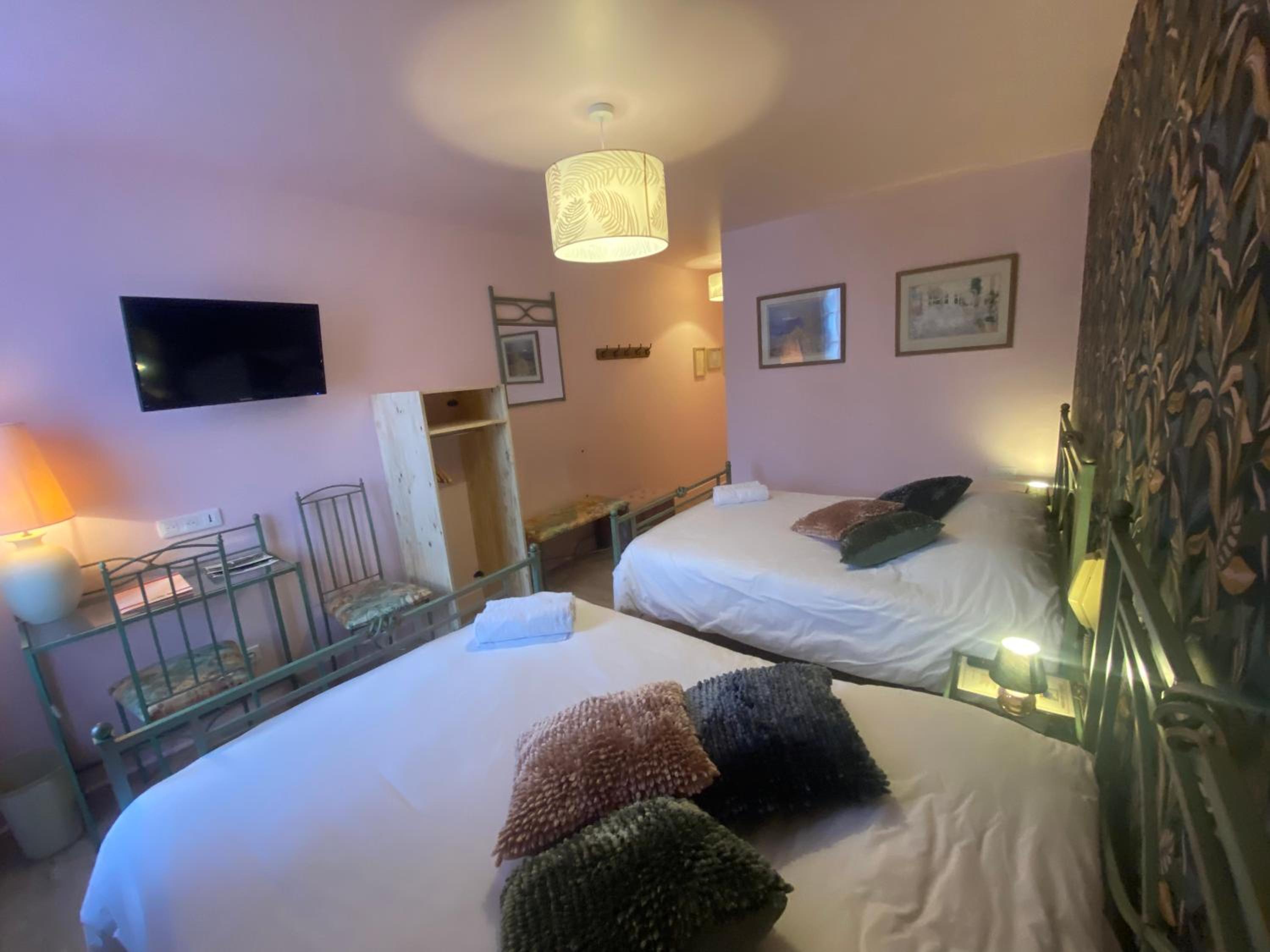 Superior Quadruple Room photo 2