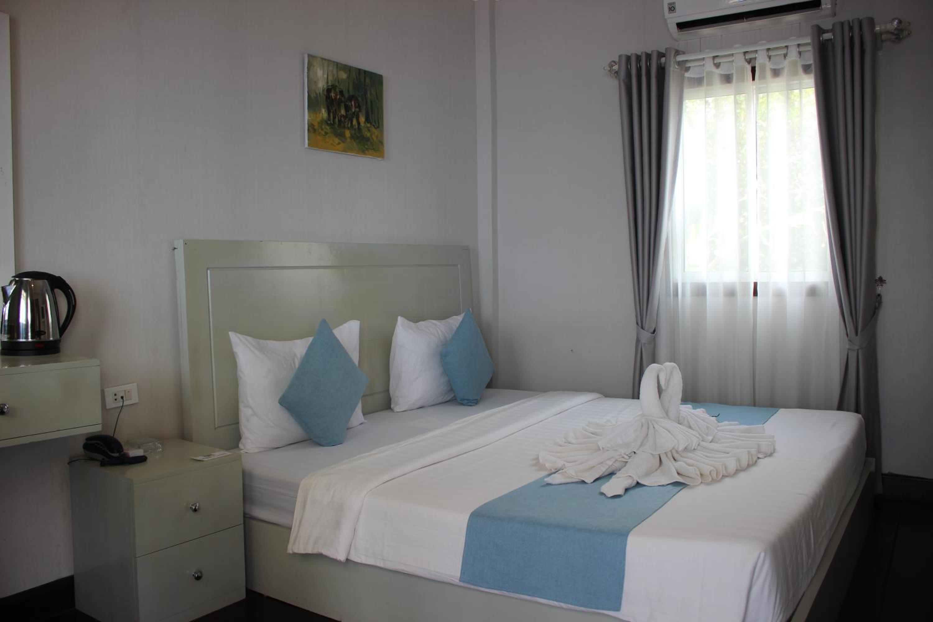 Deluxe Bungalow with Garden View - Photo 4