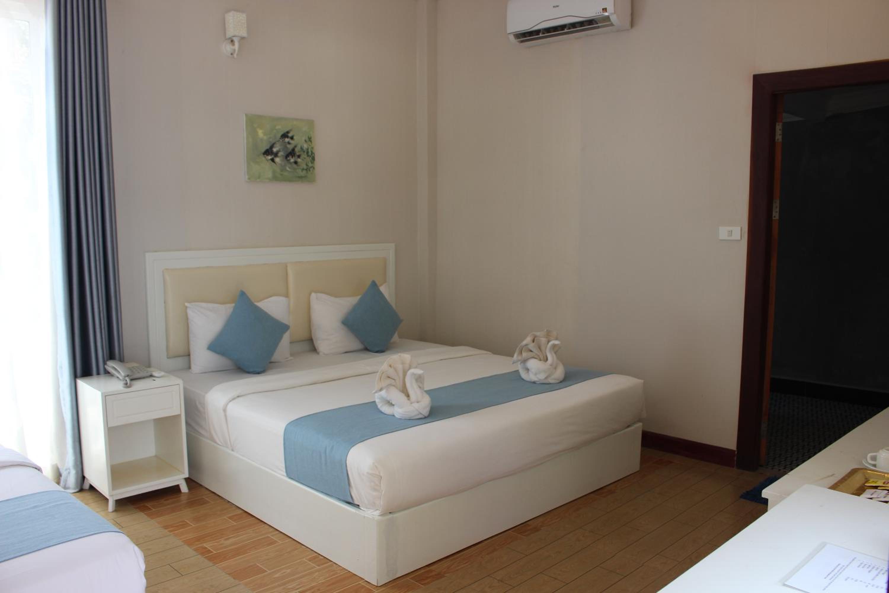 Deluxe Family Room - Photo 1