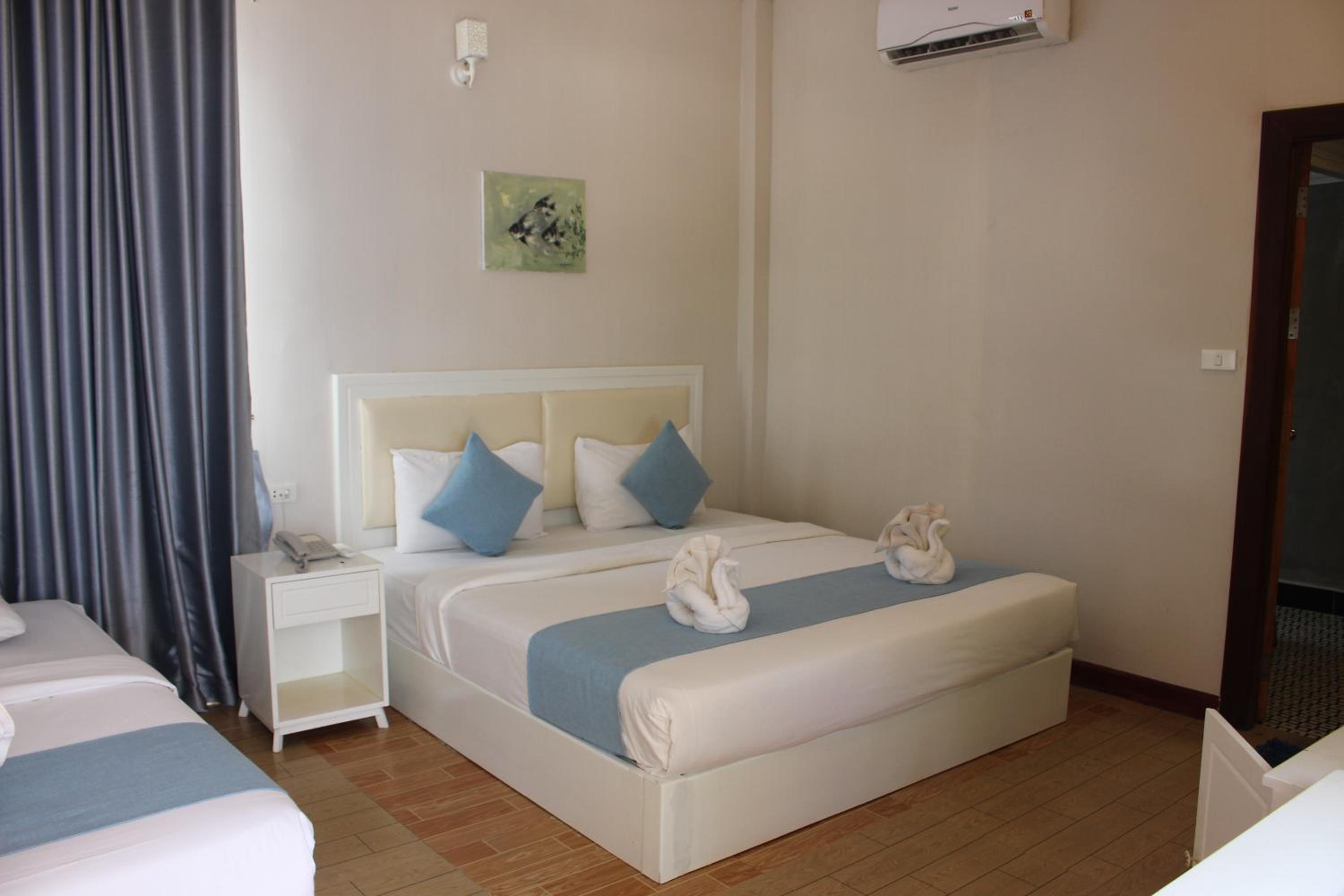 Deluxe Family Room - Photo 3