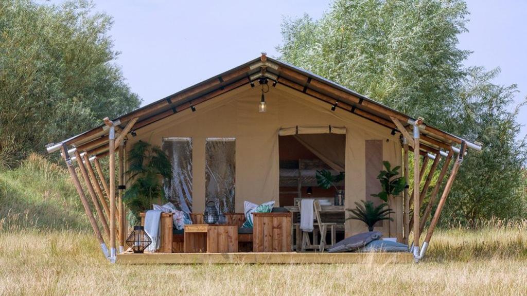 Family Room with Garden View