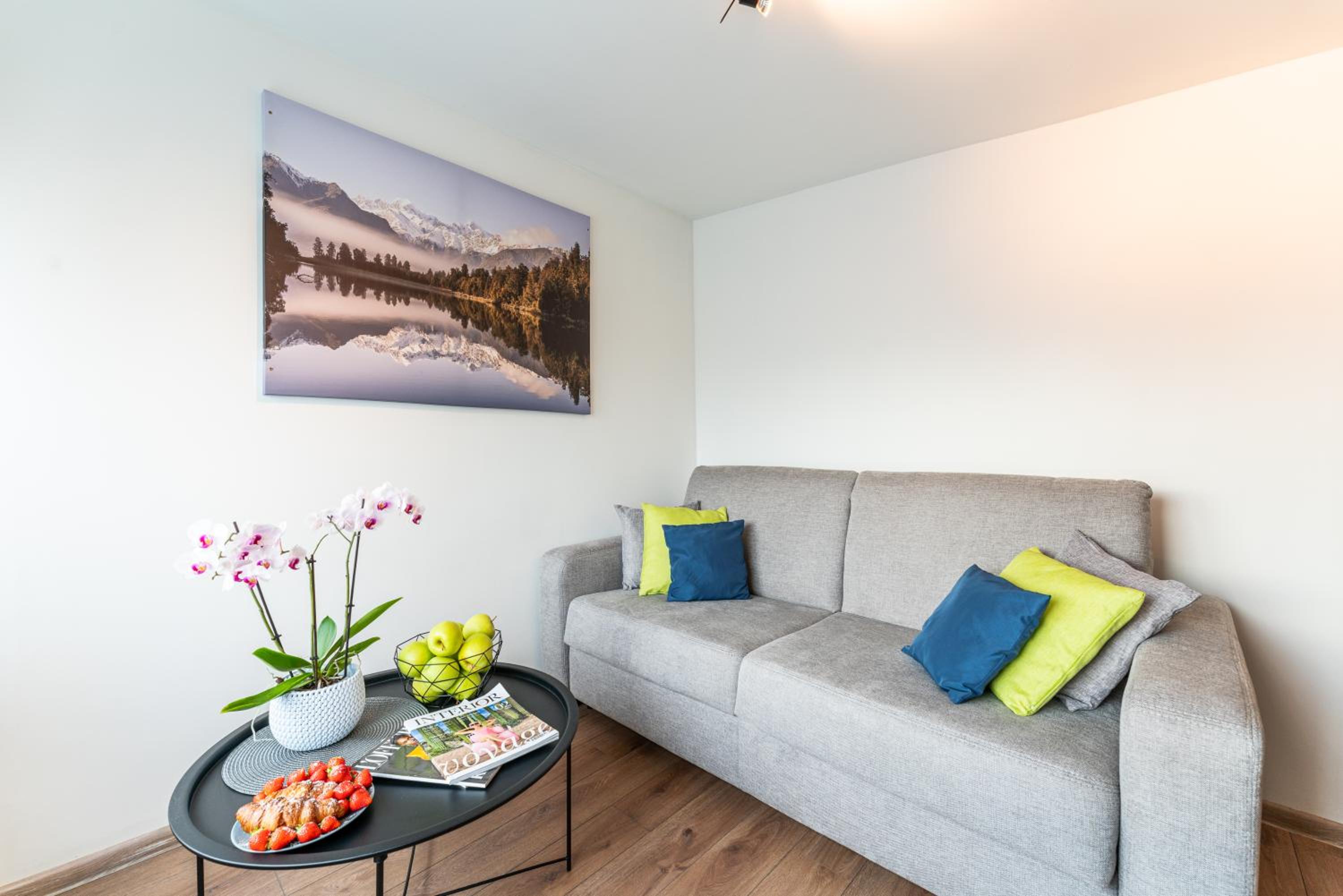 Apartment with Terrace - Photo 10