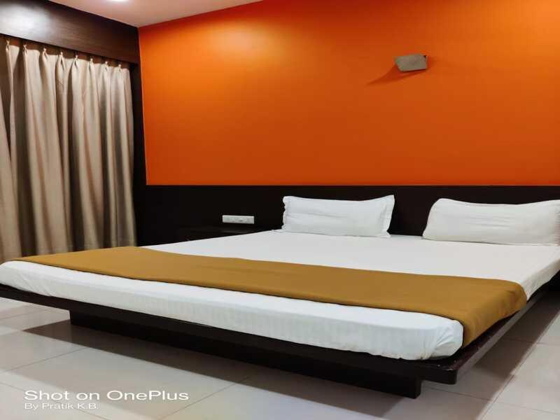 Deluxe Double Room - Photo 13