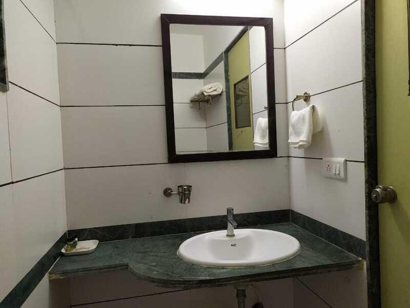 Deluxe Double Room - Photo 8
