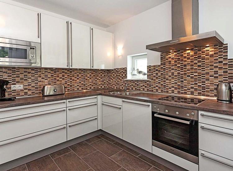 Two-Bedroom Apartment with Balcony photo 2