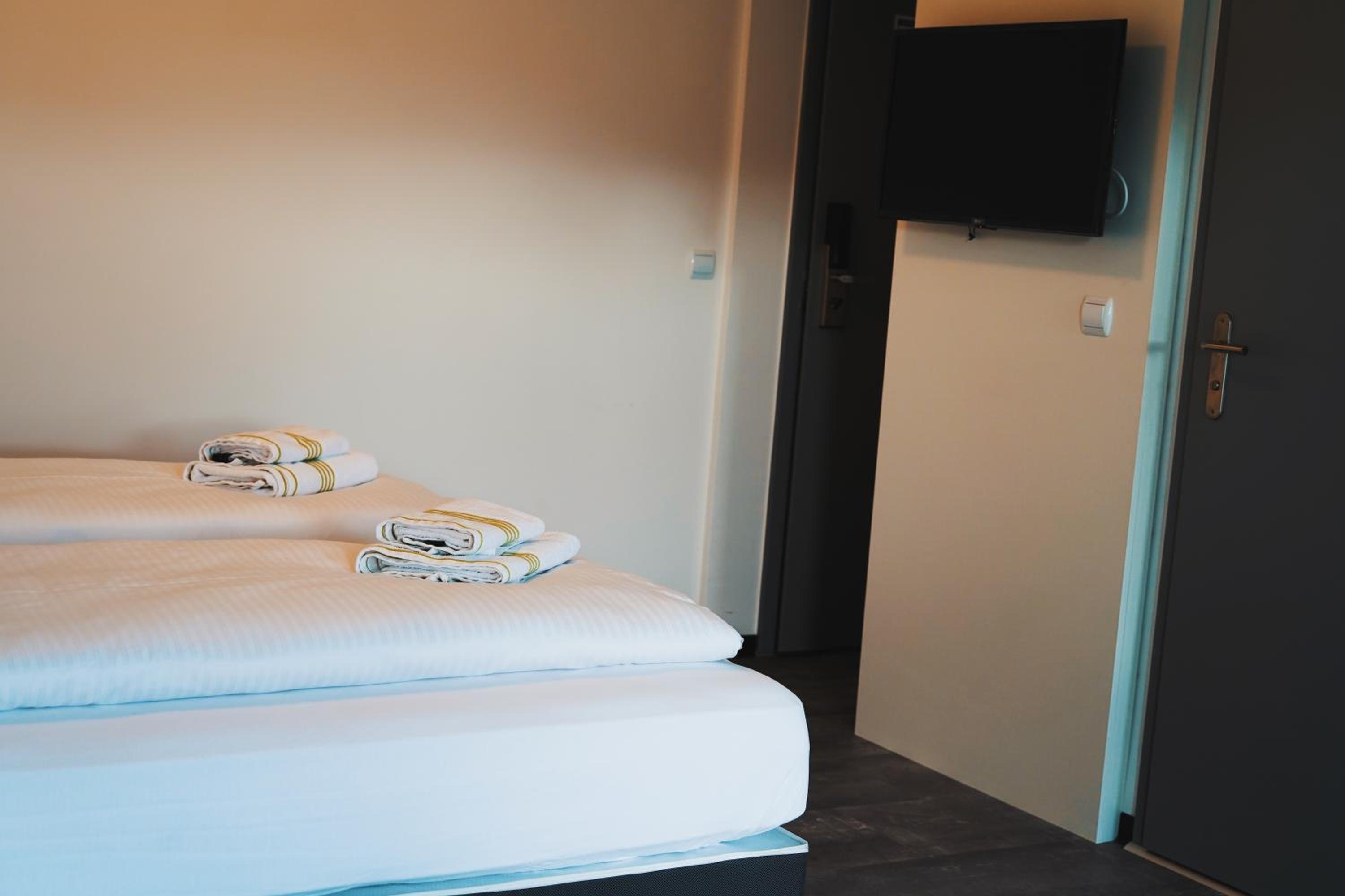 Standard Double Room - Photo 2