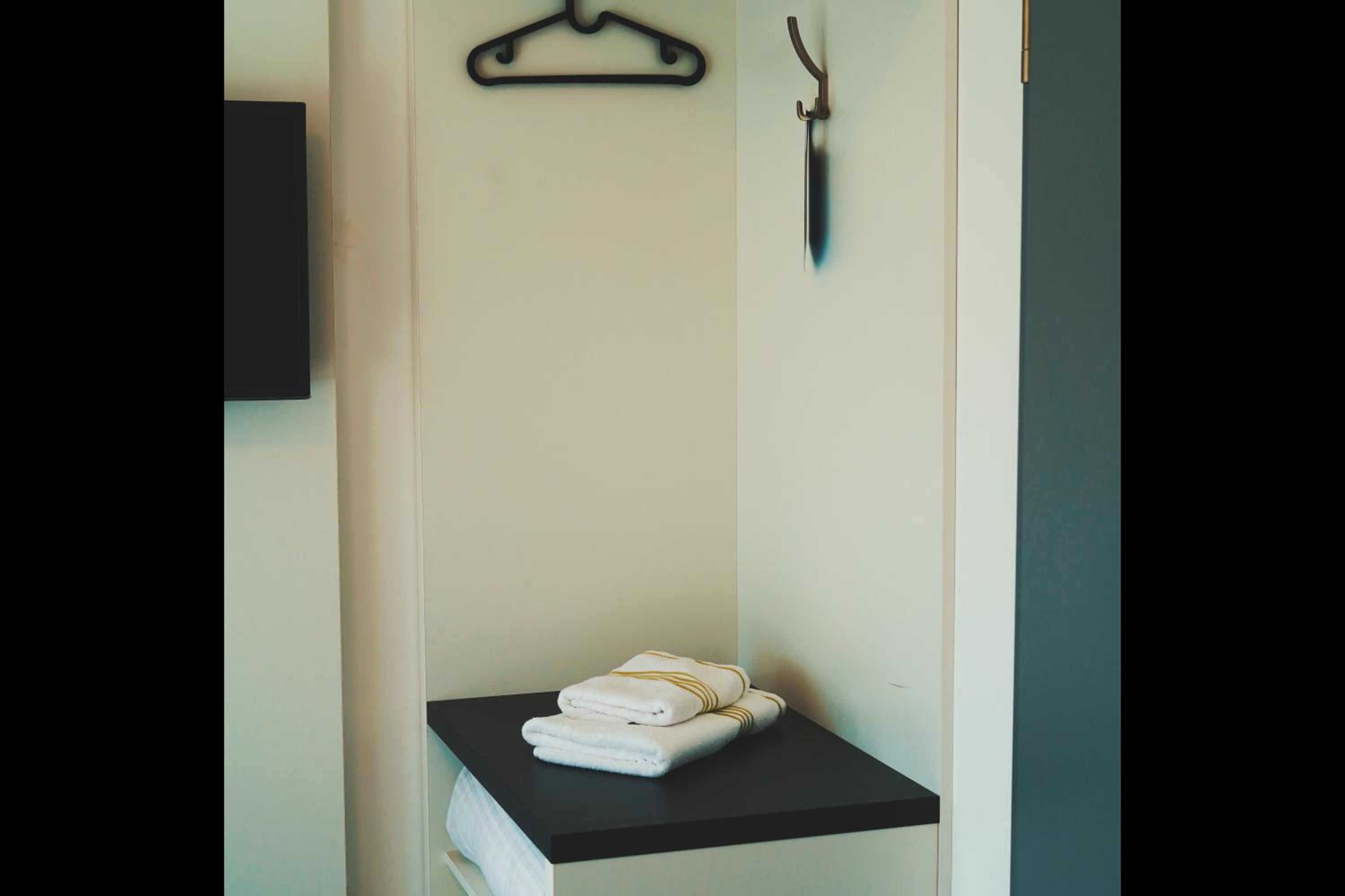 Standard Double Room - Photo 6