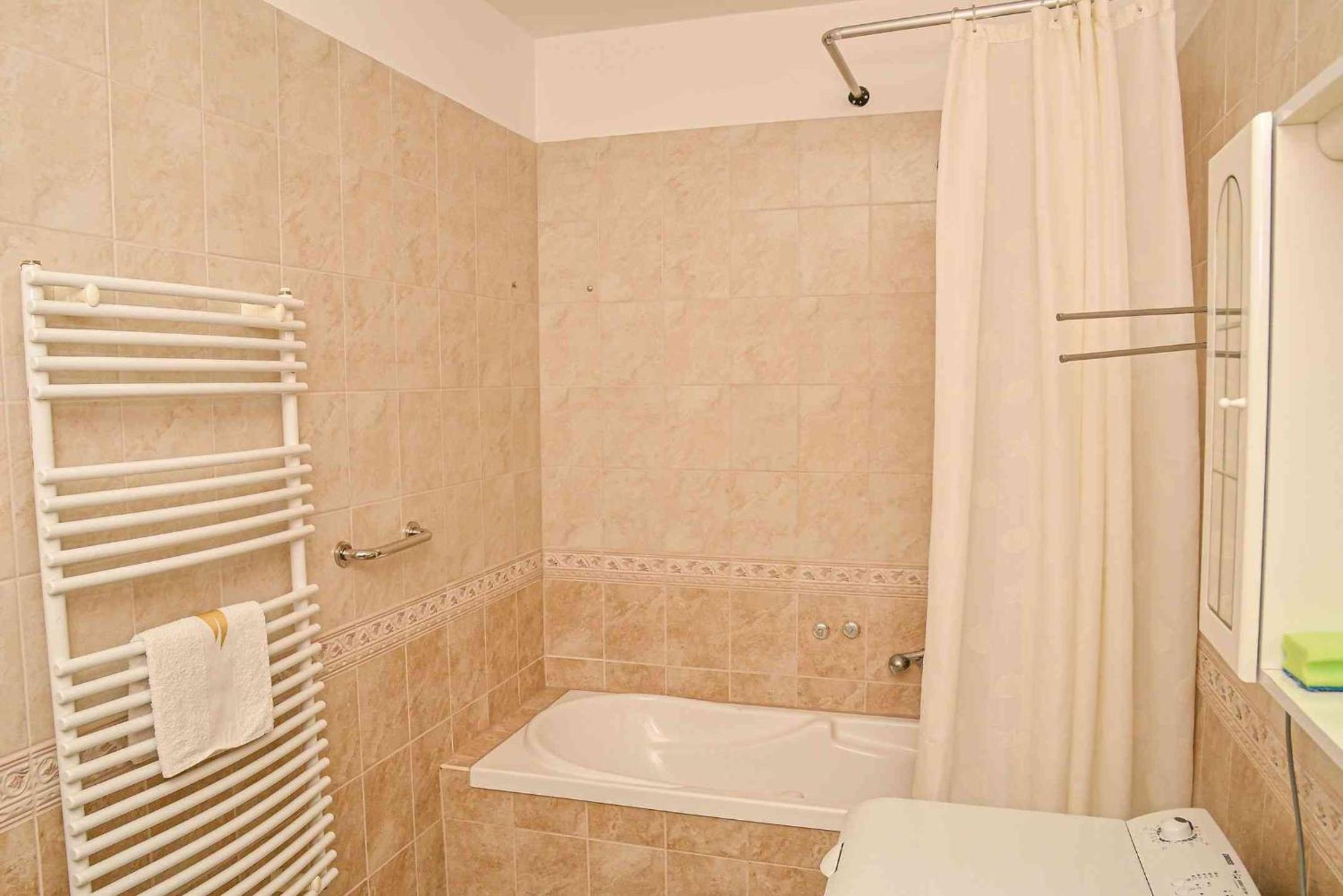 Two-Bedroom Apartment with Balcony photo 3