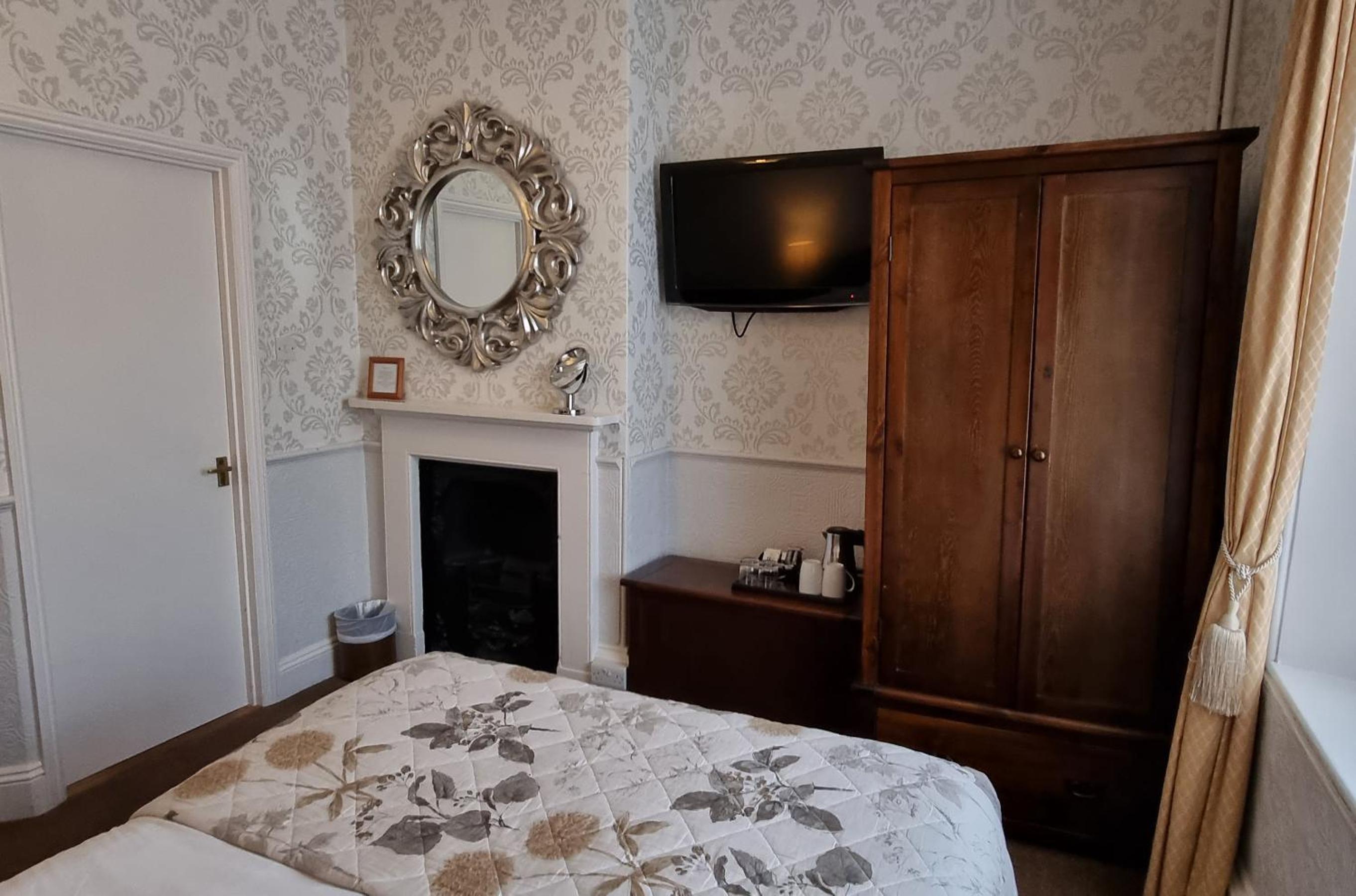 Small Double Room - Photo 2