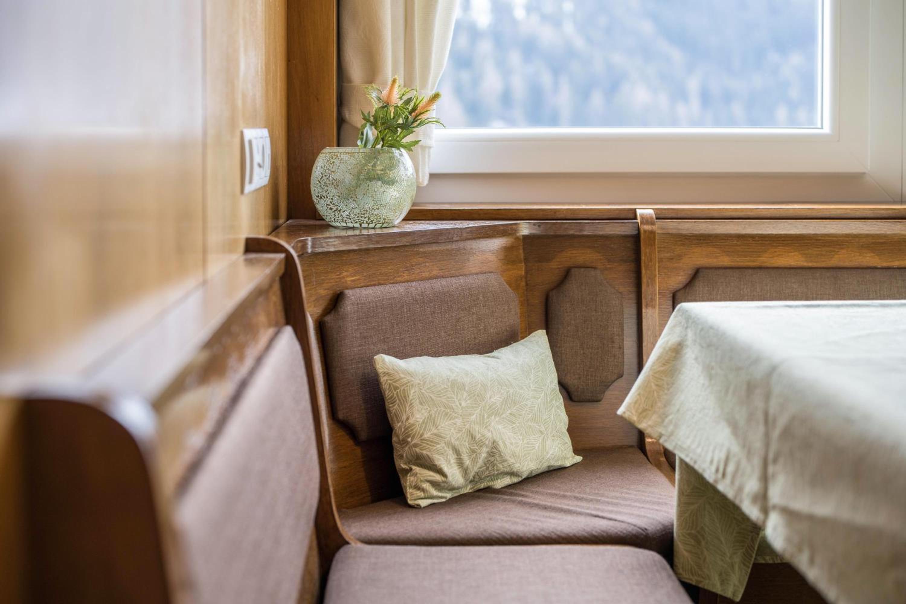 Two-Bedroom Deluxe Apartment with Garden View photo 3