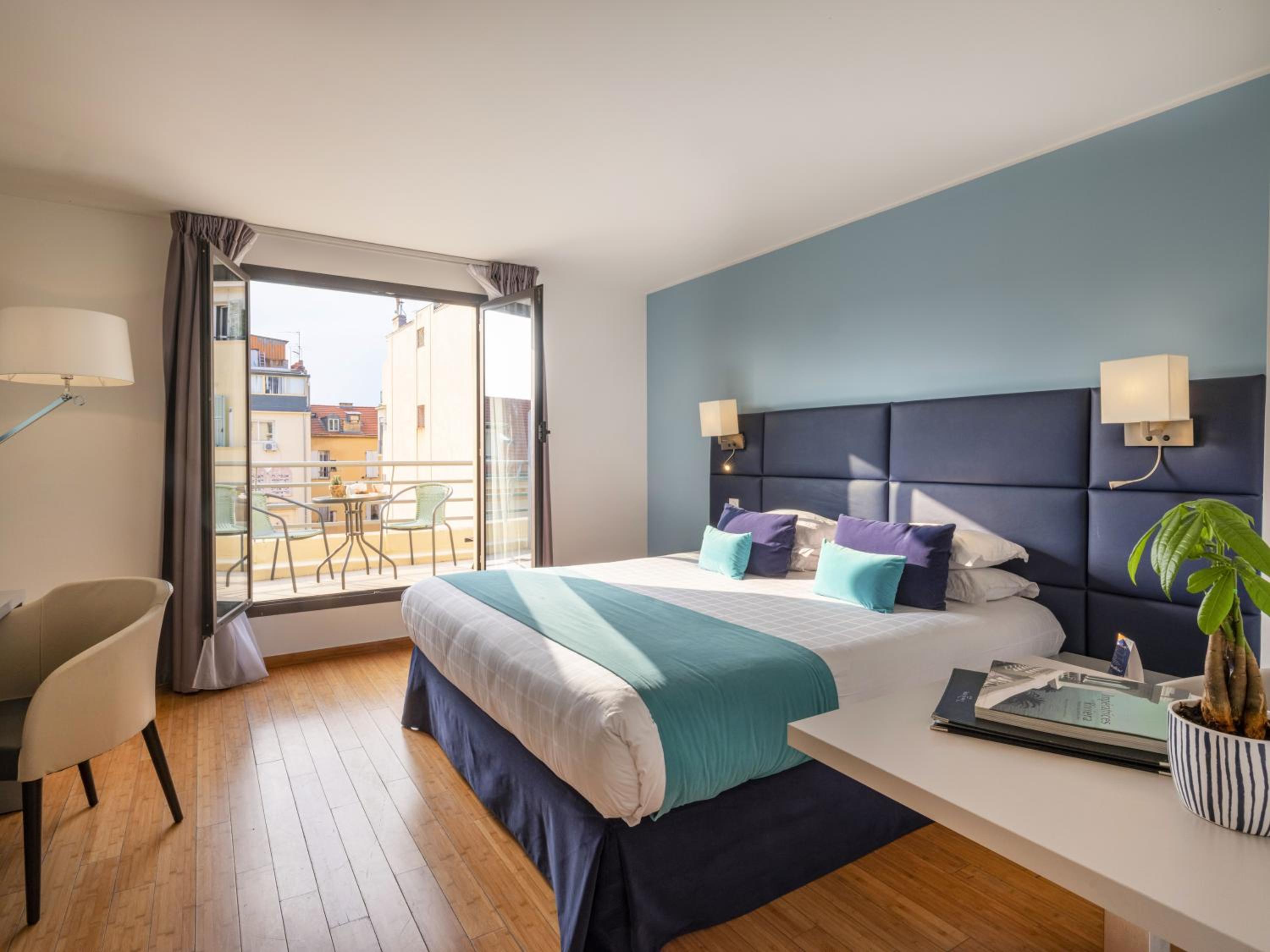 Executive Double Room with Terrace - with 1h free Swimming Pool  - Photo 1