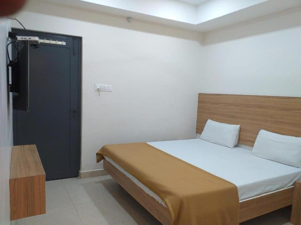 Deluxe Double or Twin Room photo 2