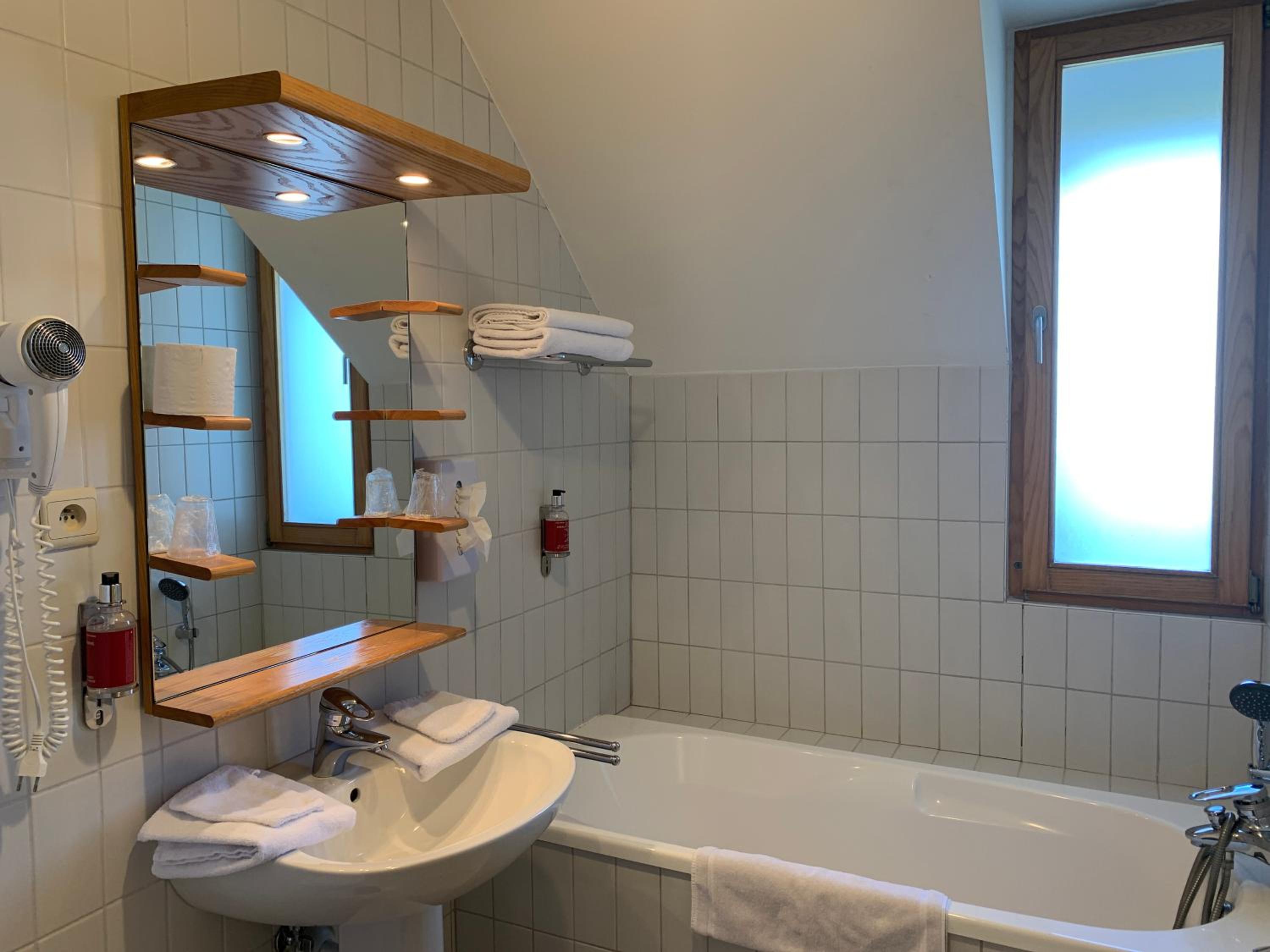 Double Room with Garden View - Photo 3