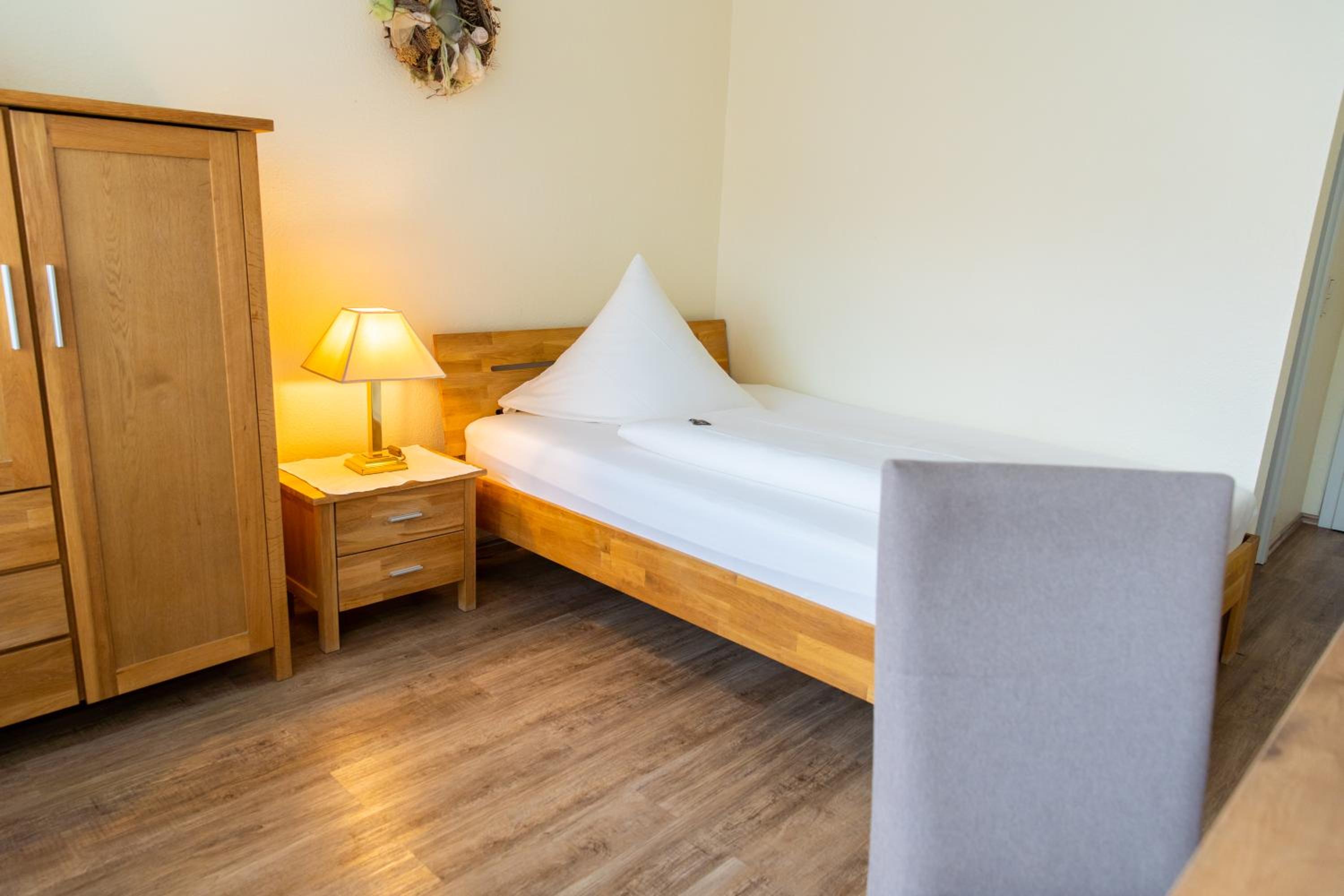 Basic Single Room photo 3