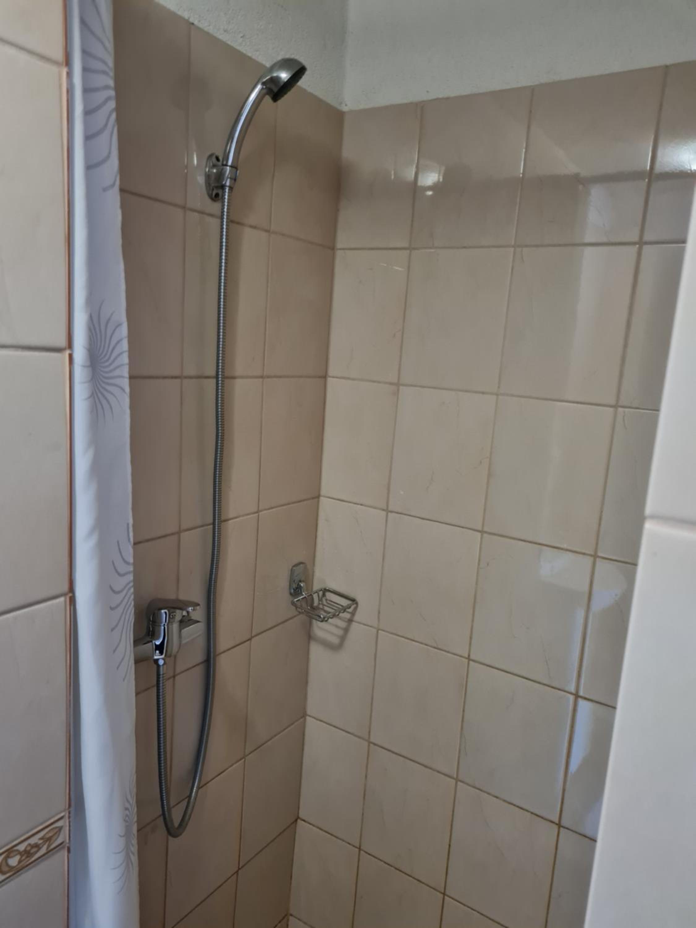 Double Room with Private Bathroom - Photo 6
