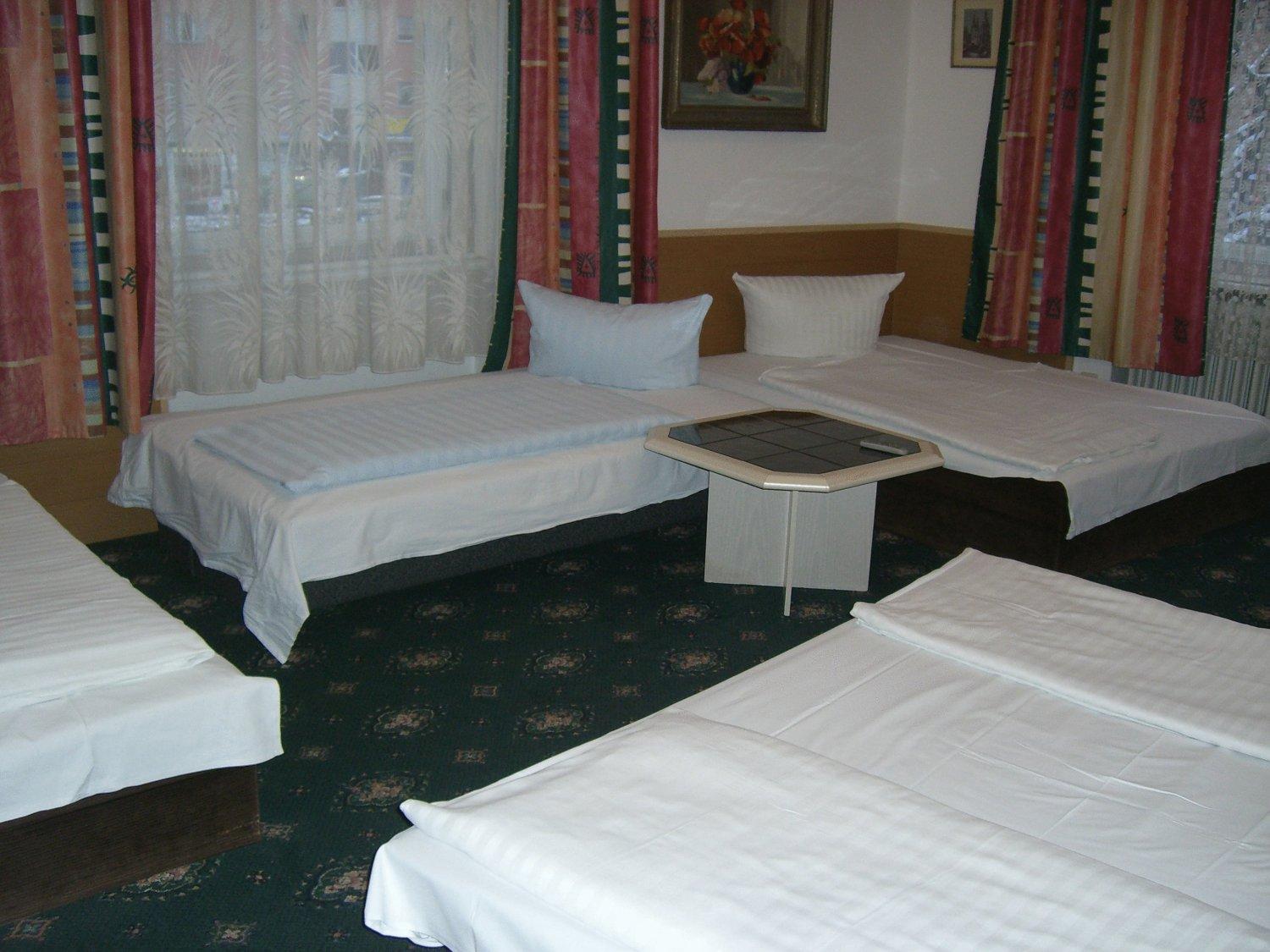 Six-Bed Room photo 3