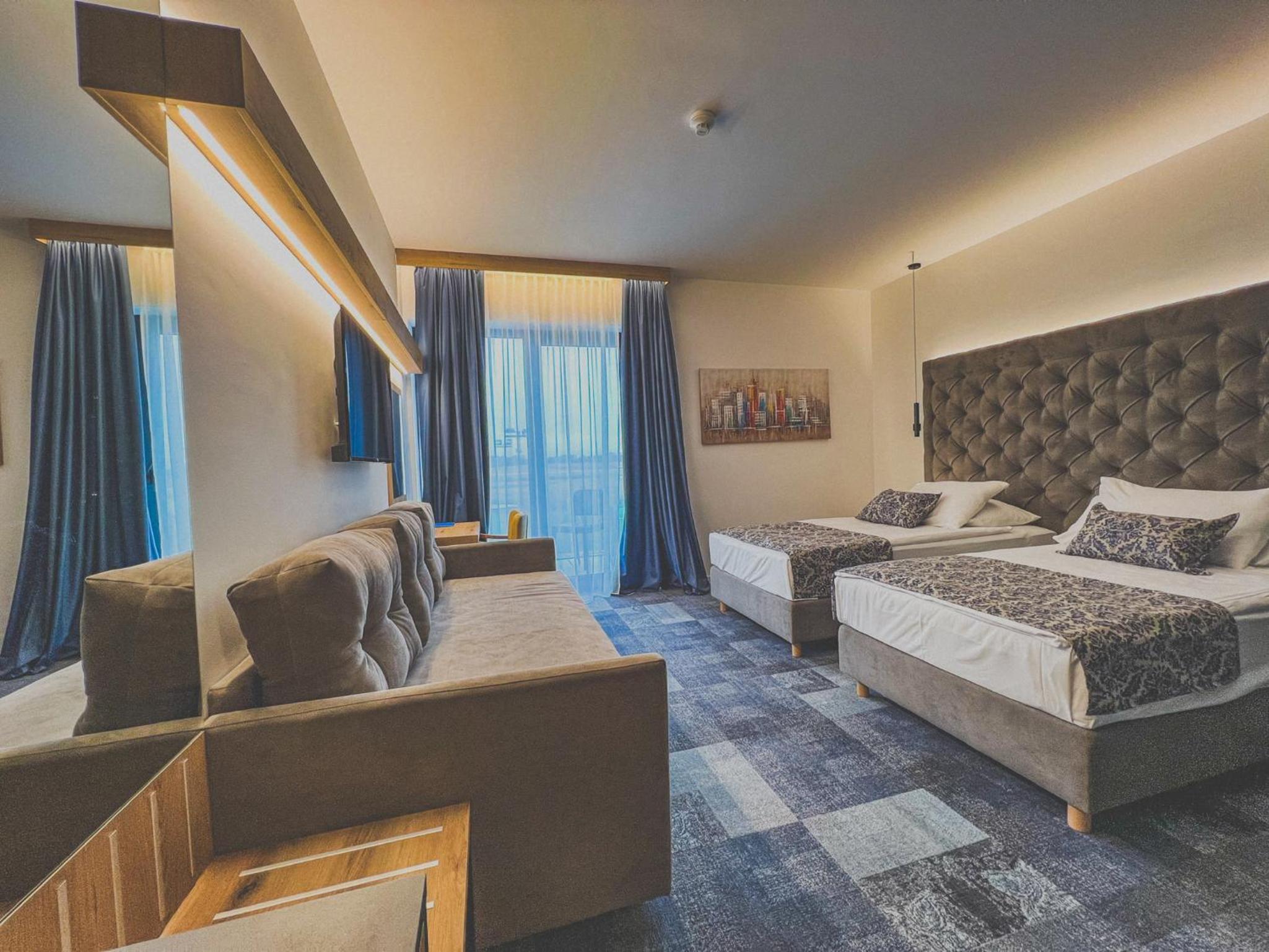 Double or Twin Room with Balcony photo 2